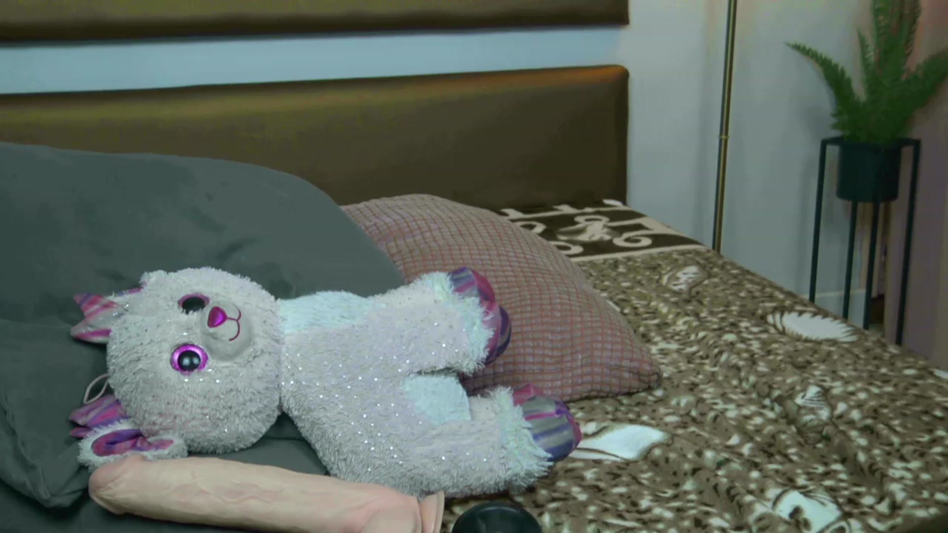 Gallery image thumbnail from B3llaSwannie's myfreecams stream on, 11/27/2022, 24:02 image 10 of 20