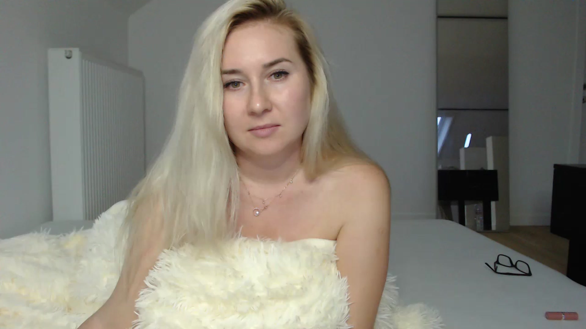 Gallery image thumbnail from BAHAMA_NIGHT's myfreecams stream on, 11/15/2022, 16:00 image 19 of 20