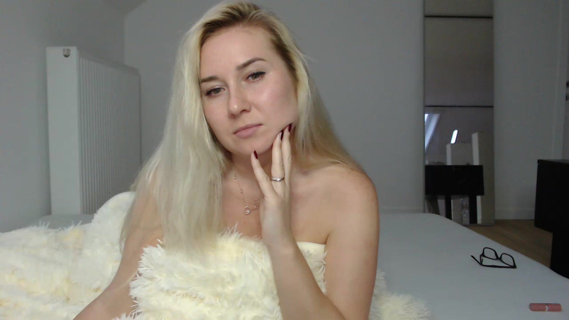 Gallery image thumbnail from BAHAMA_NIGHT's myfreecams stream on, 11/15/2022, 16:00 image 15 of 20