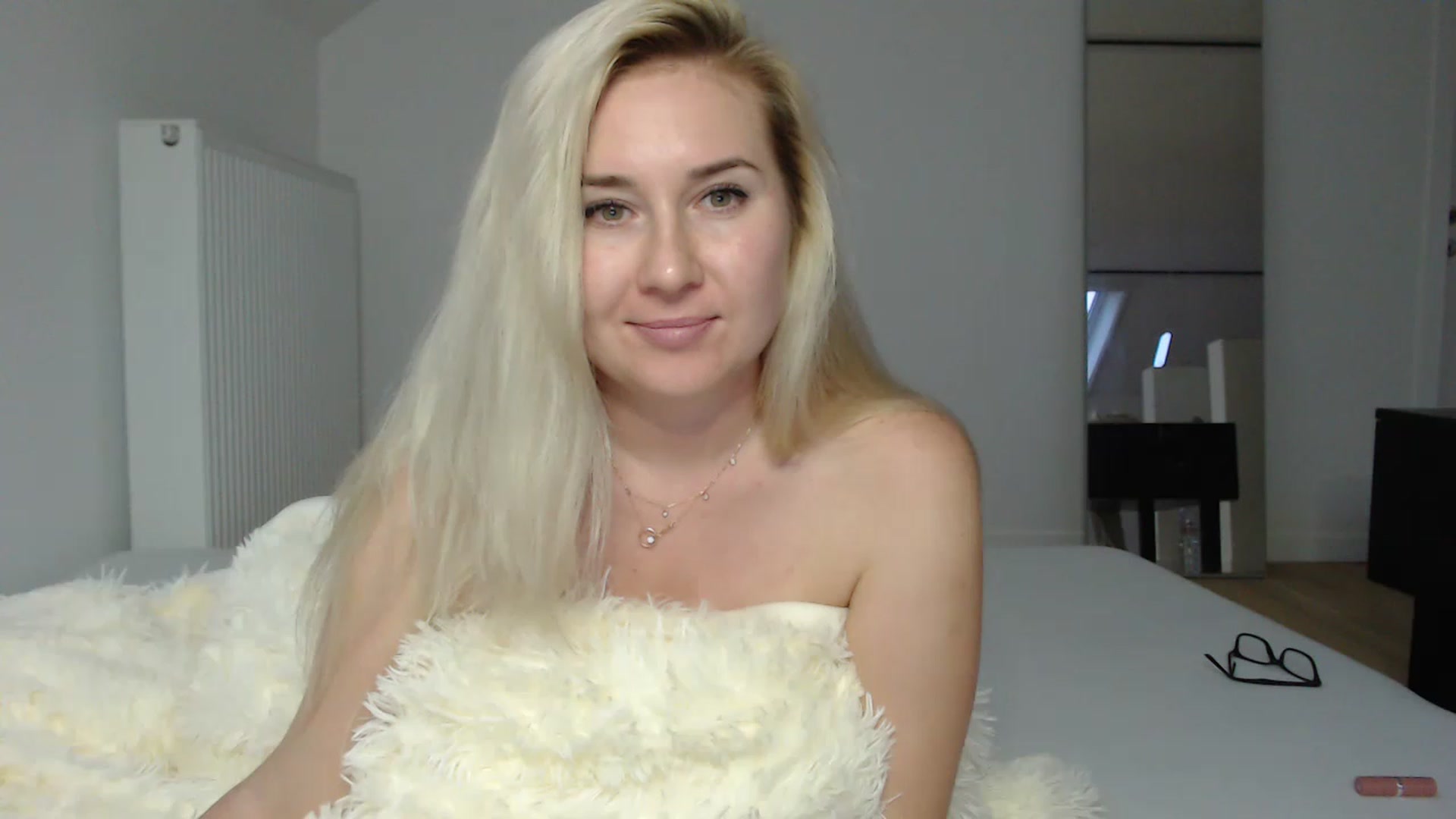 Gallery image thumbnail from BAHAMA_NIGHT's myfreecams stream on, 11/15/2022, 16:00 image 18 of 20