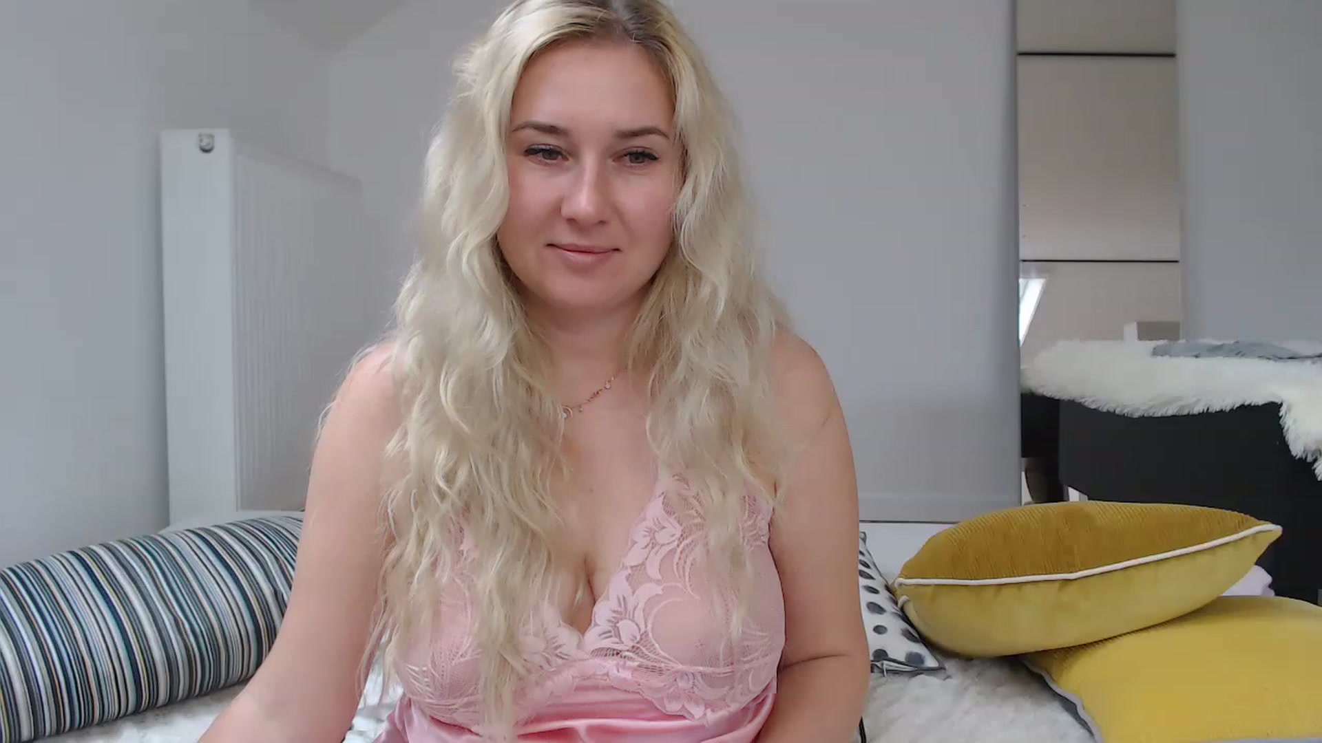 Gallery image thumbnail from BAHAMA_NIGHT's myfreecams stream on, 11/18/2022, 11:35 image 18 of 20