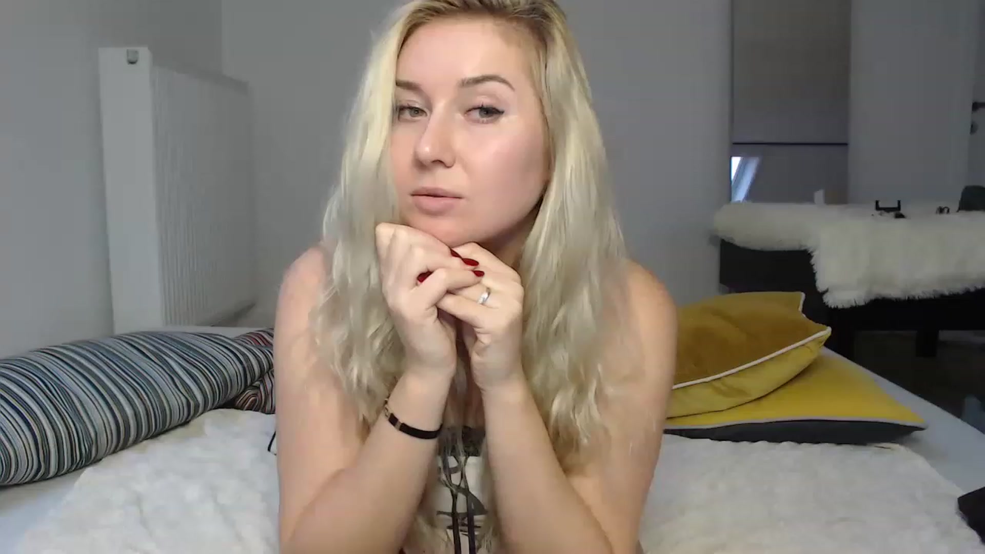 Gallery image thumbnail from BAHAMA_NIGHT's myfreecams stream on, 11/21/2022, 15:41 image 14 of 20