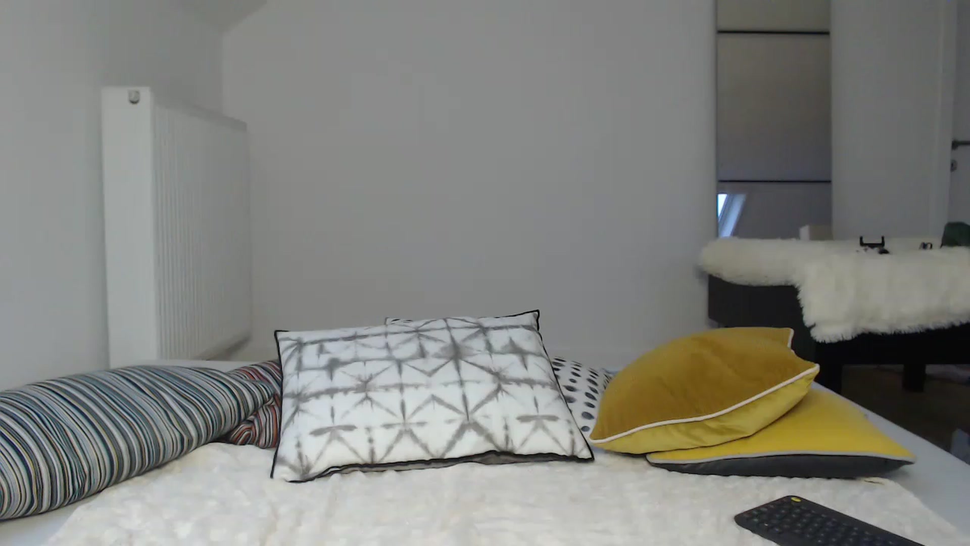 Gallery image thumbnail from BAHAMA_NIGHT's myfreecams stream on, 11/21/2022, 15:41 image 18 of 20