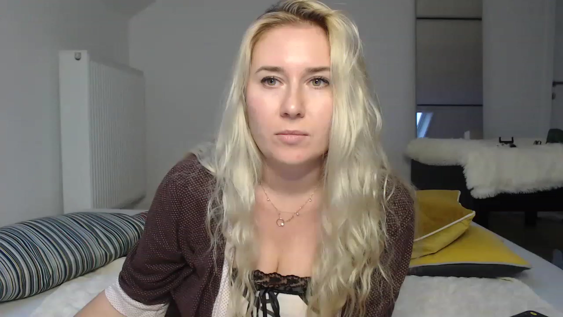 Gallery image thumbnail from BAHAMA_NIGHT's myfreecams stream on, 11/21/2022, 15:41 image 20 of 20