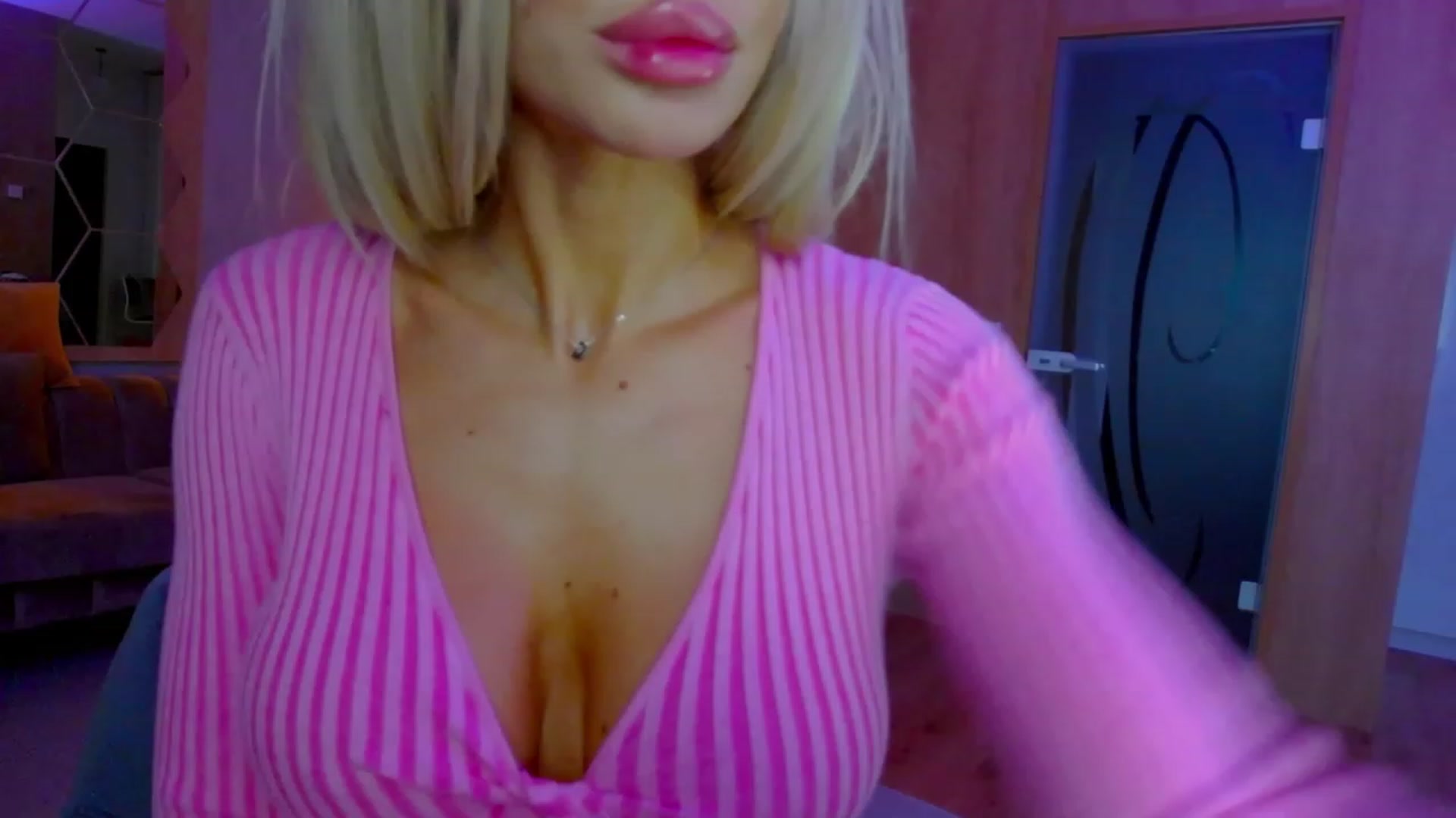 Gallery image thumbnail from BANDITAA's myfreecams stream on, 12/17/2023, 10:52 image 2 of 20