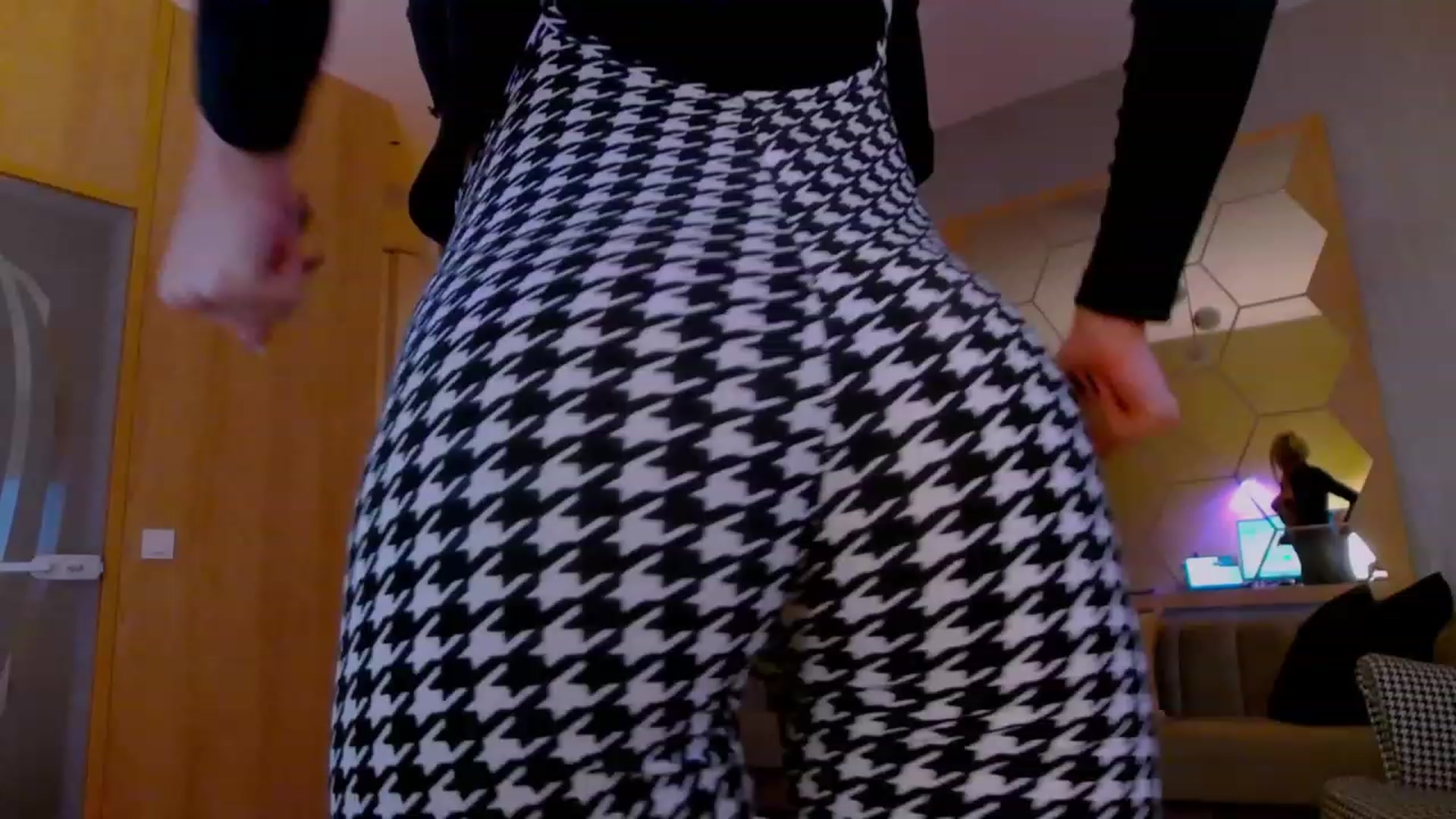 Gallery image thumbnail from BANDITAA's myfreecams stream on, 12/22/2023, 08:10 image 3 of 20