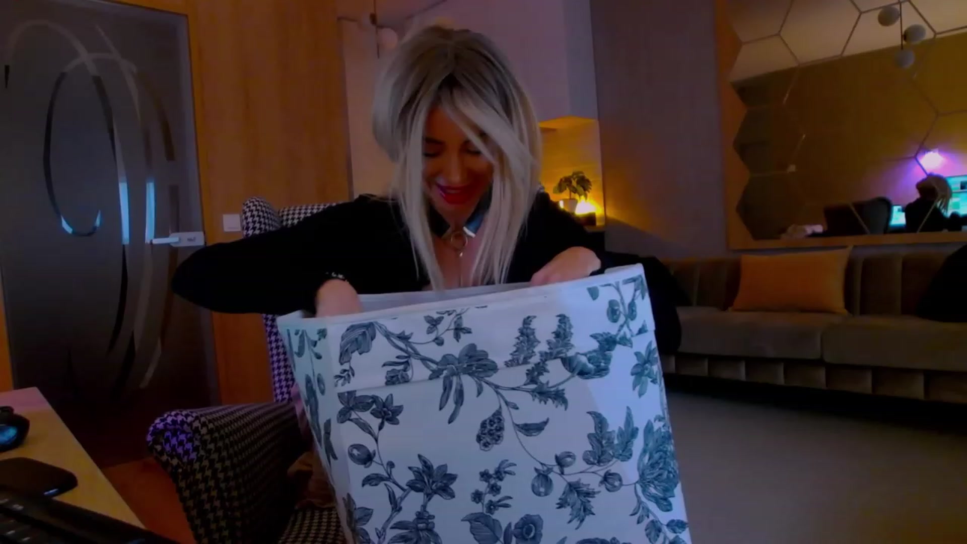 Gallery image thumbnail from BANDITAA's myfreecams stream on, 12/22/2023, 08:10 image 10 of 20
