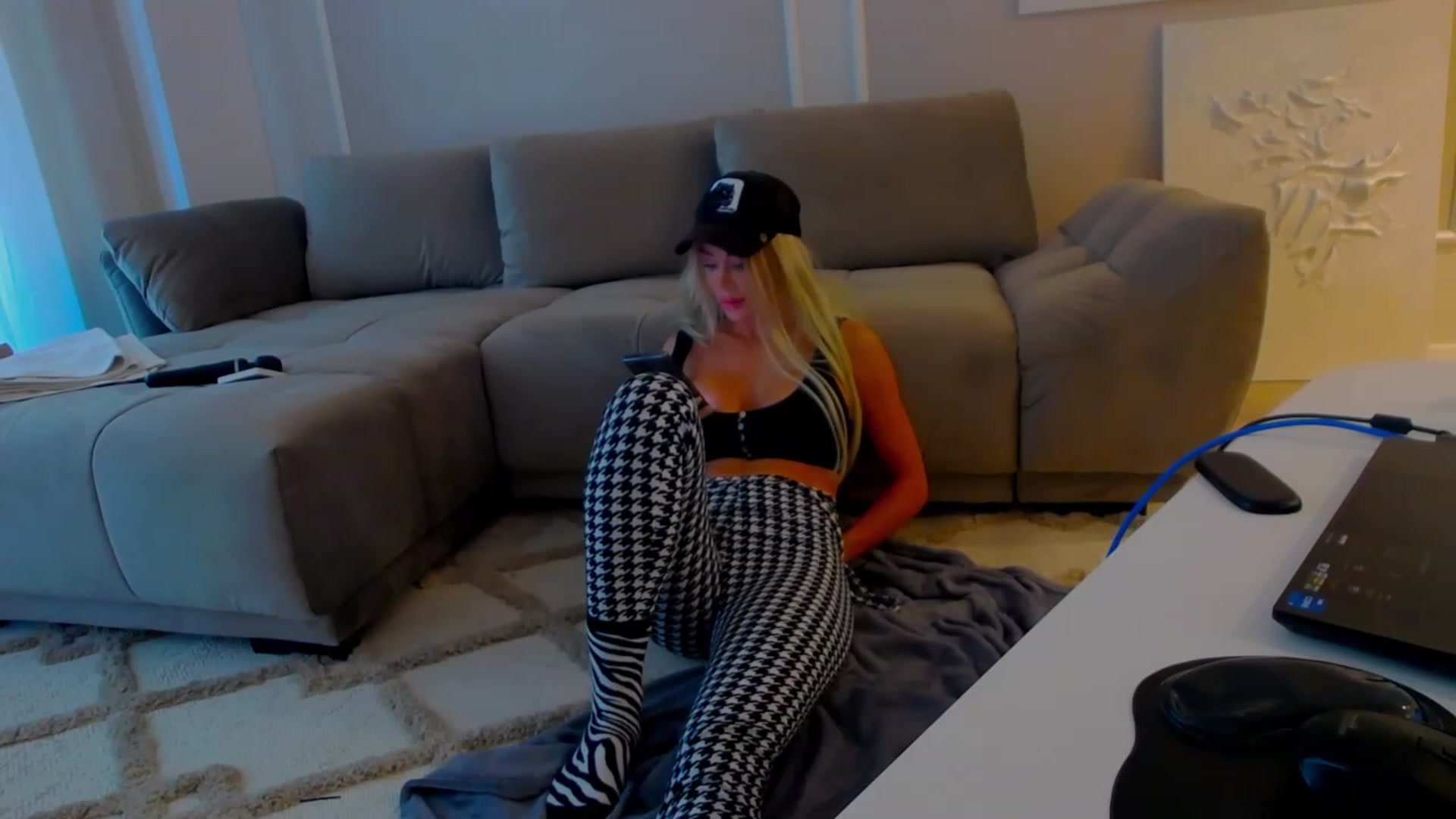 Gallery image thumbnail from BANDITAA's myfreecams stream on, 01/16/2024, 06:38 image 20 of 20