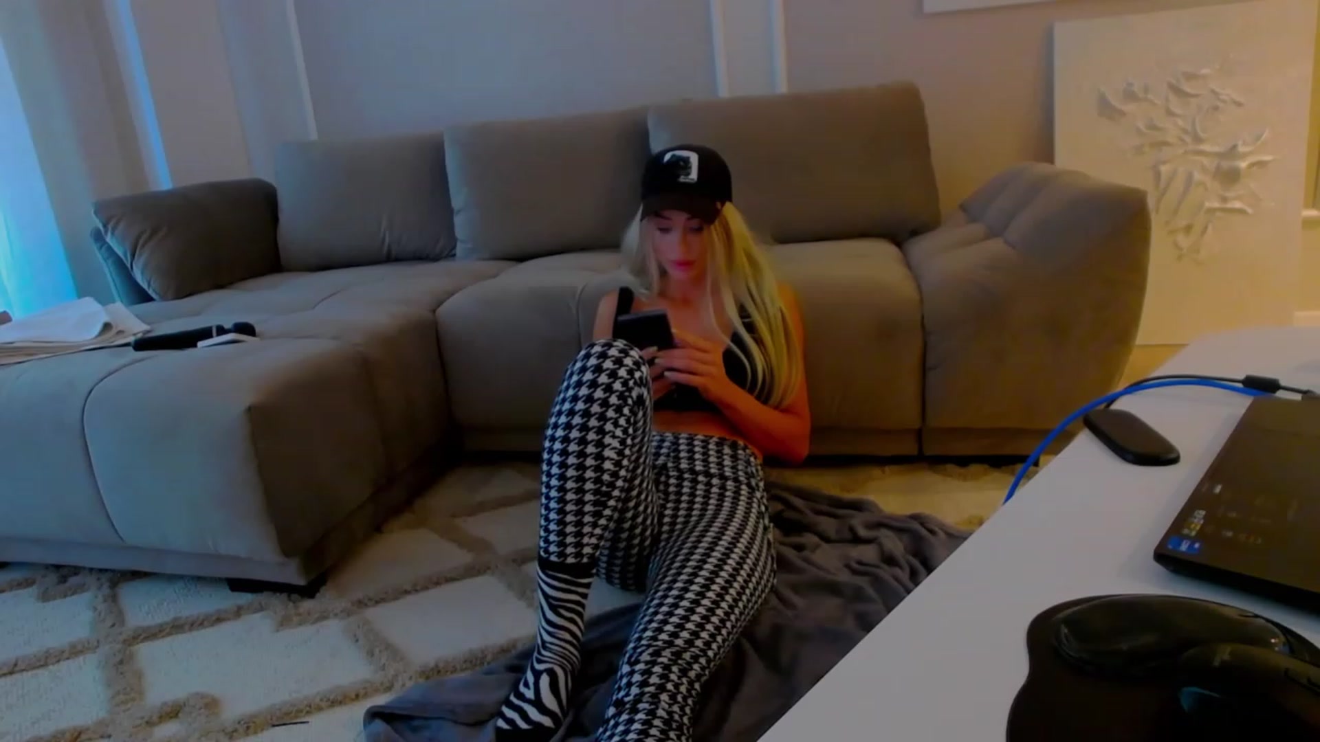 Gallery image thumbnail from BANDITAA's myfreecams stream on, 01/16/2024, 06:38 image 16 of 20