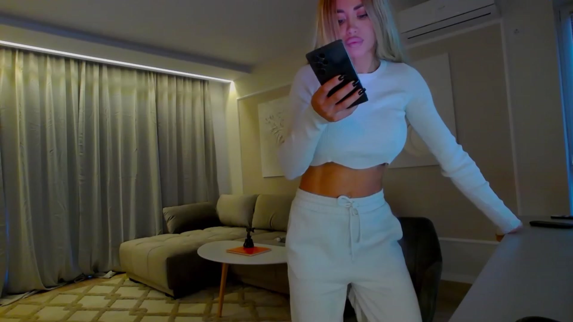 Gallery image thumbnail from BANDITAA's myfreecams stream on, 02/12/2024, 06:17 image 4 of 20