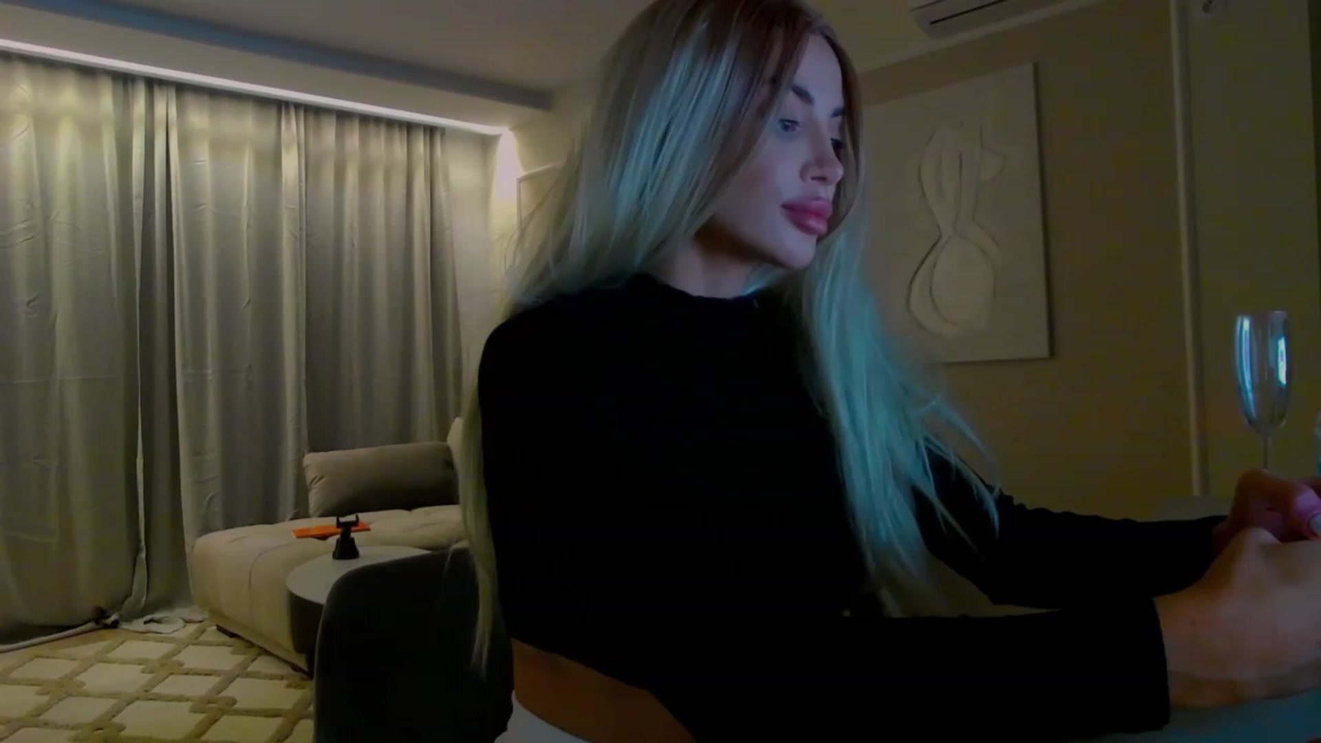 Gallery image thumbnail from BANDITAA's myfreecams stream on, 02/18/2024, 22:23 image 17 of 20