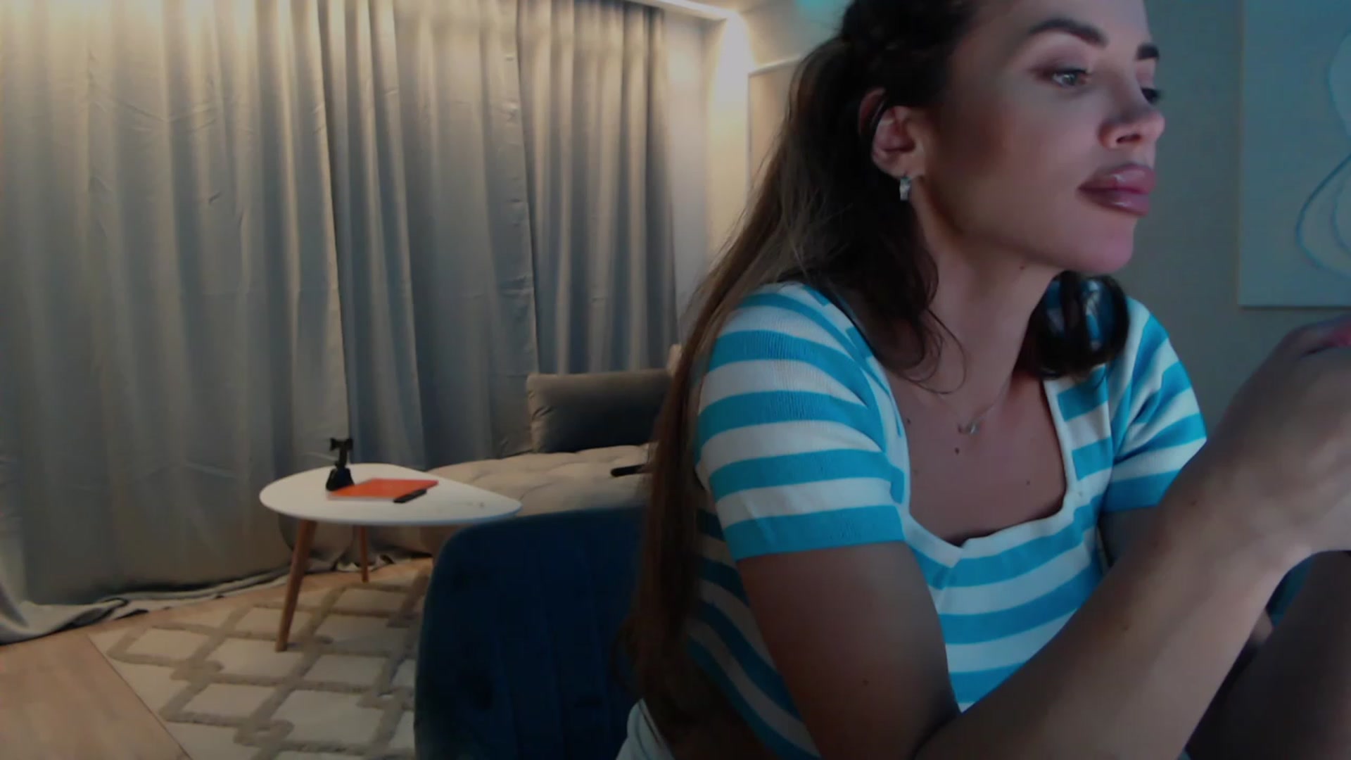 Gallery image thumbnail from BANDITAA's myfreecams stream on, 03/14/2024, 20:58 image 4 of 20