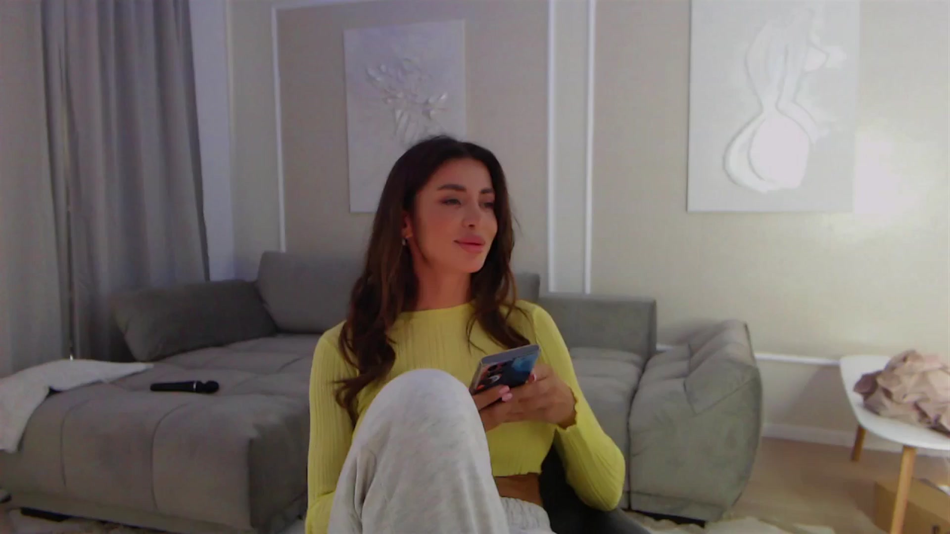 Gallery image thumbnail from BANDITAA's myfreecams stream on, 05/20/2024, 06:12 image 17 of 20
