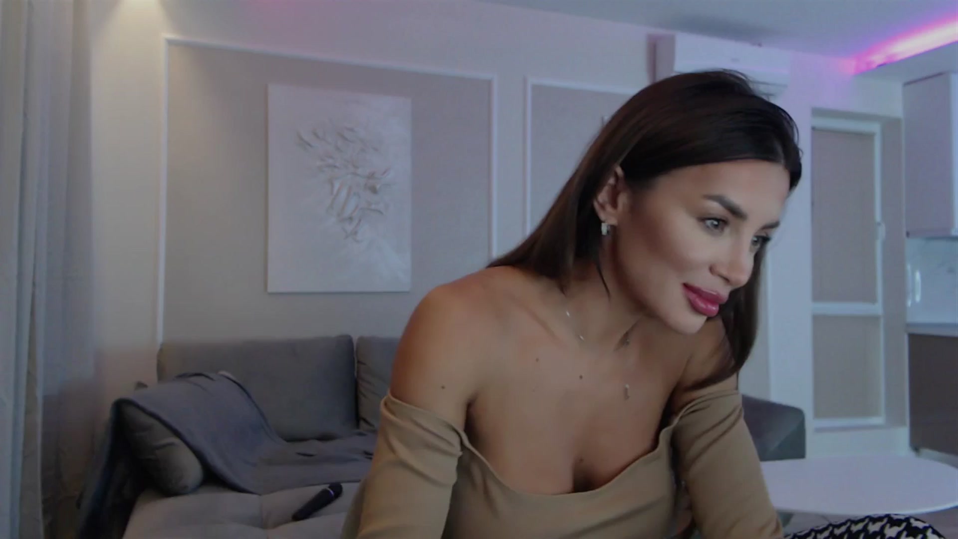 Gallery image thumbnail from BANDITAA's myfreecams stream on, 05/29/2024, 19:17 image 10 of 20