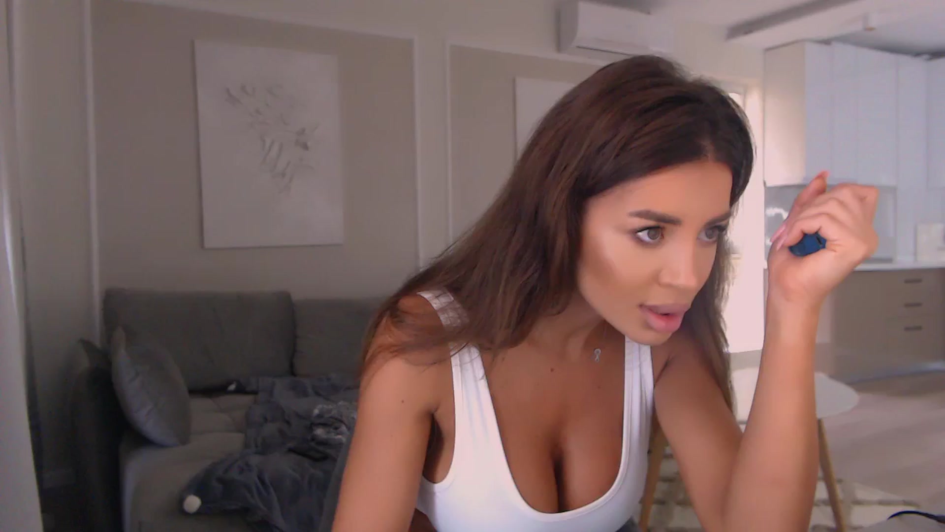 Gallery image thumbnail from BANDITAA's myfreecams stream on, 06/03/2024, 06:37 image 13 of 20