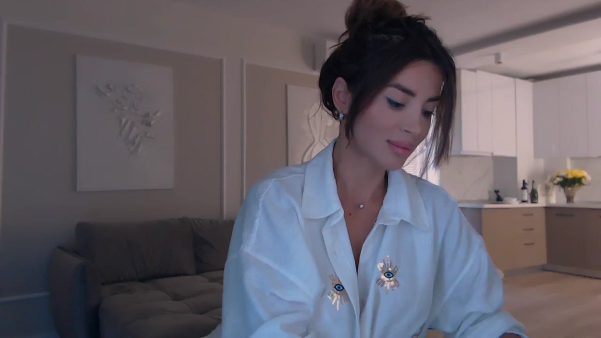 Gallery image thumbnail from BANDITAA's myfreecams stream on, 06/15/2024, 06:06 image 4 of 20