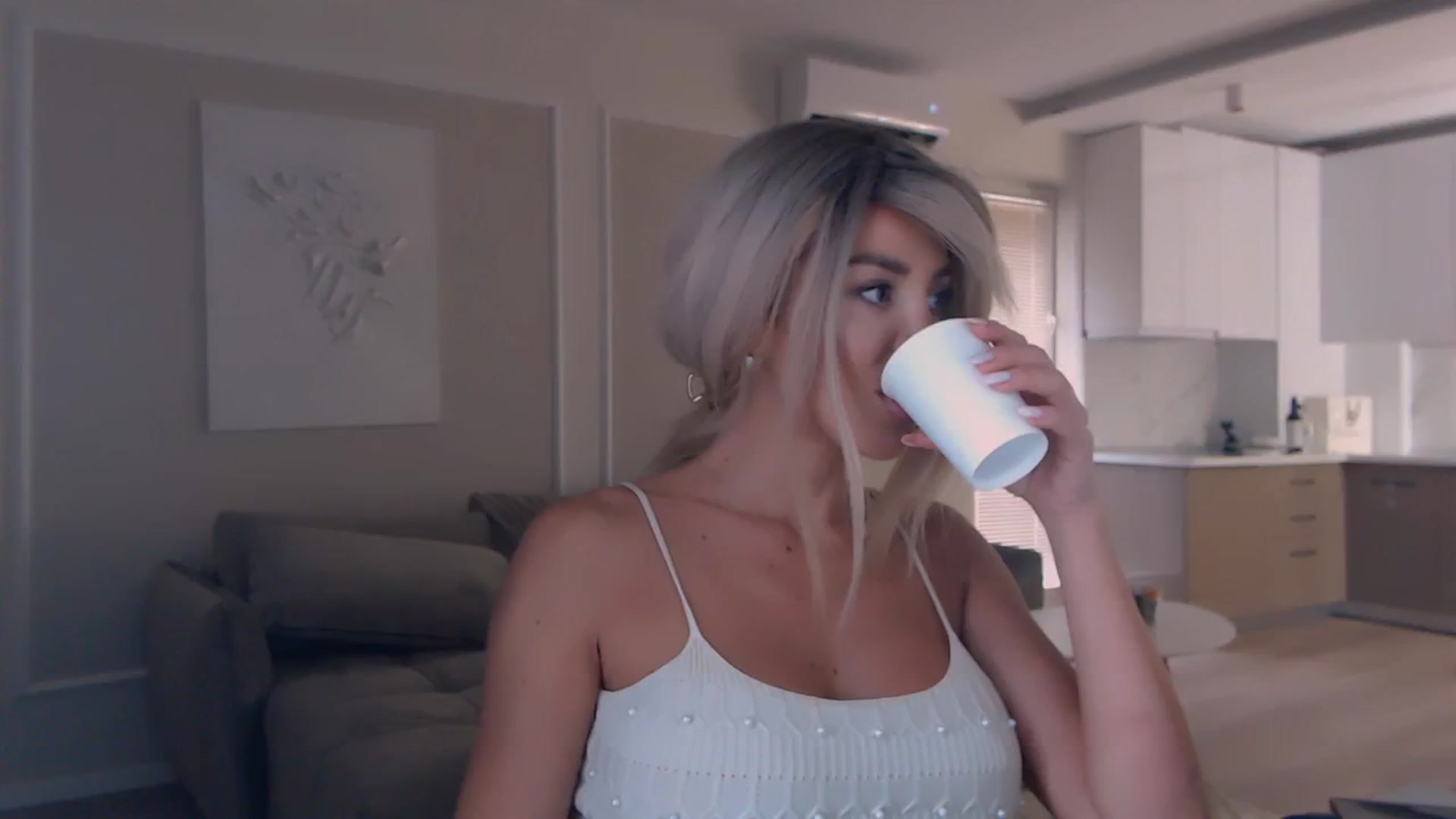 Gallery image thumbnail from BANDITAA's myfreecams stream on, 06/21/2024, 06:59 image 2 of 20