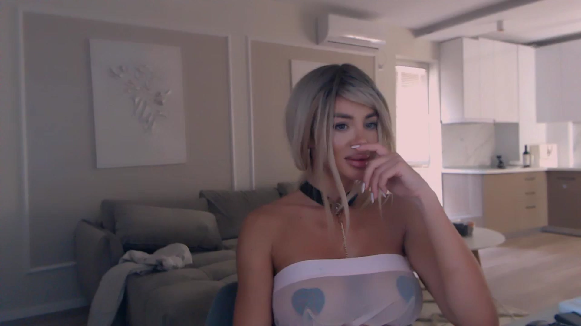 Gallery image thumbnail from BANDITAA's myfreecams stream on, 06/21/2024, 08:52 image 8 of 20