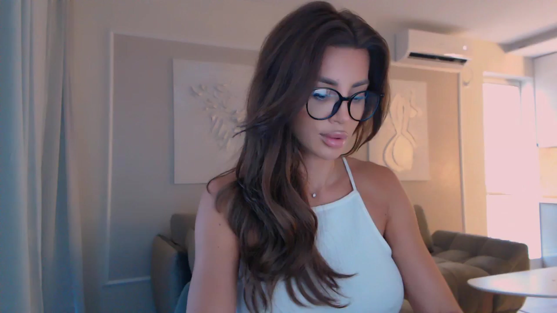 Gallery image thumbnail from BANDITAA's myfreecams stream on, 07/13/2024, 07:03 image 4 of 20