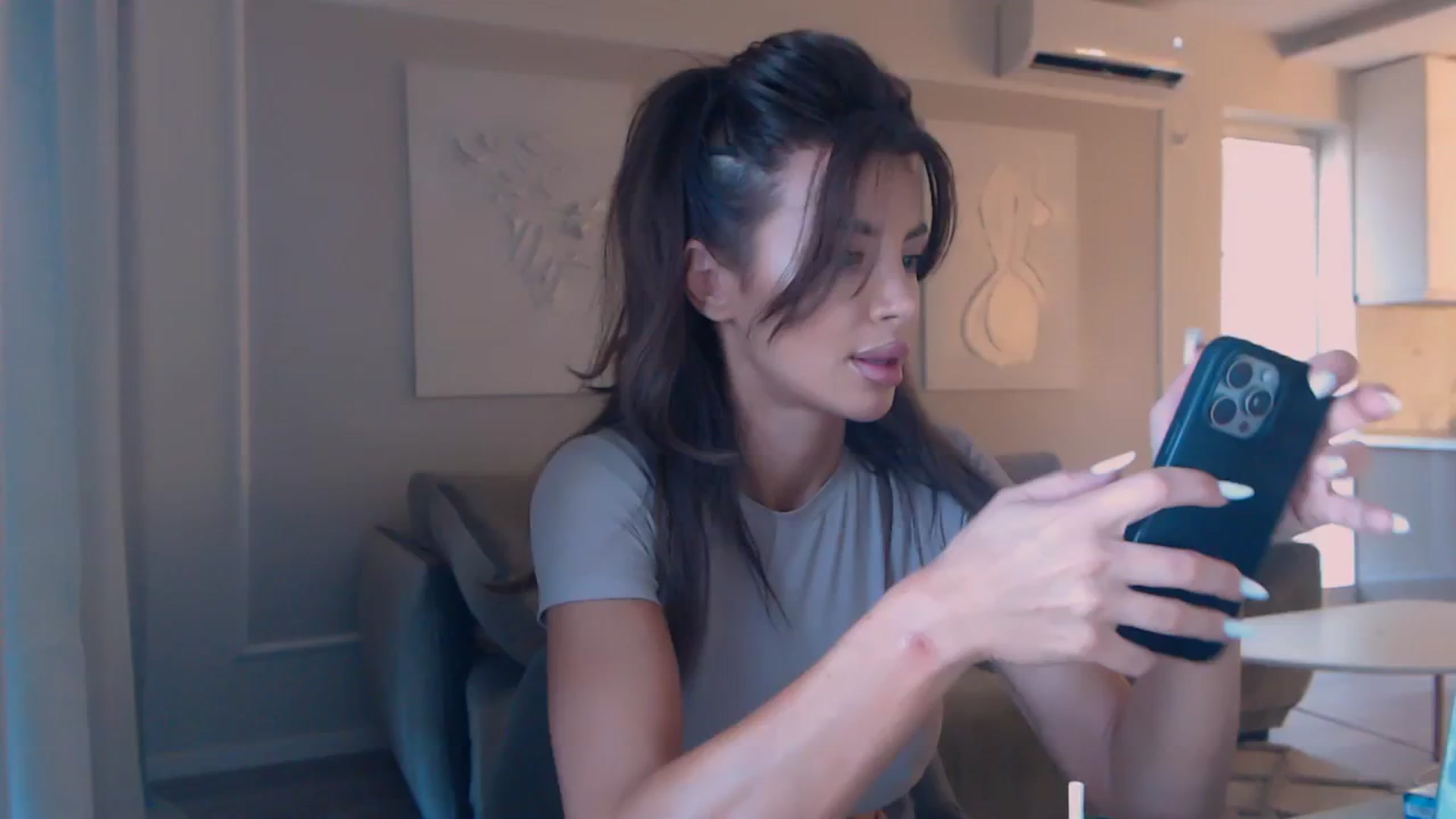 Gallery image thumbnail from BANDITAA's myfreecams stream on, 08/03/2024, 08:02 image 14 of 20