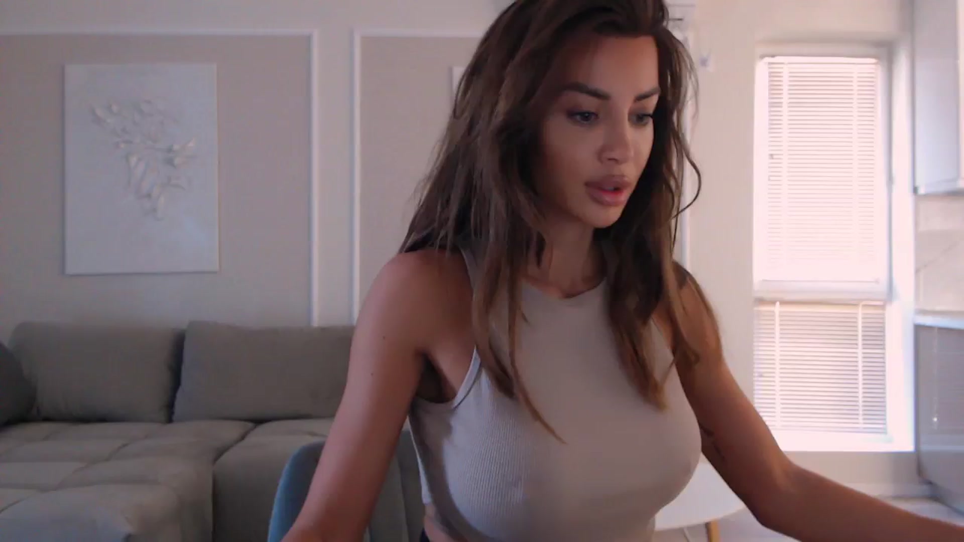 Gallery image thumbnail from BANDITAA's myfreecams stream on, 08/08/2024, 06:02 image 15 of 20