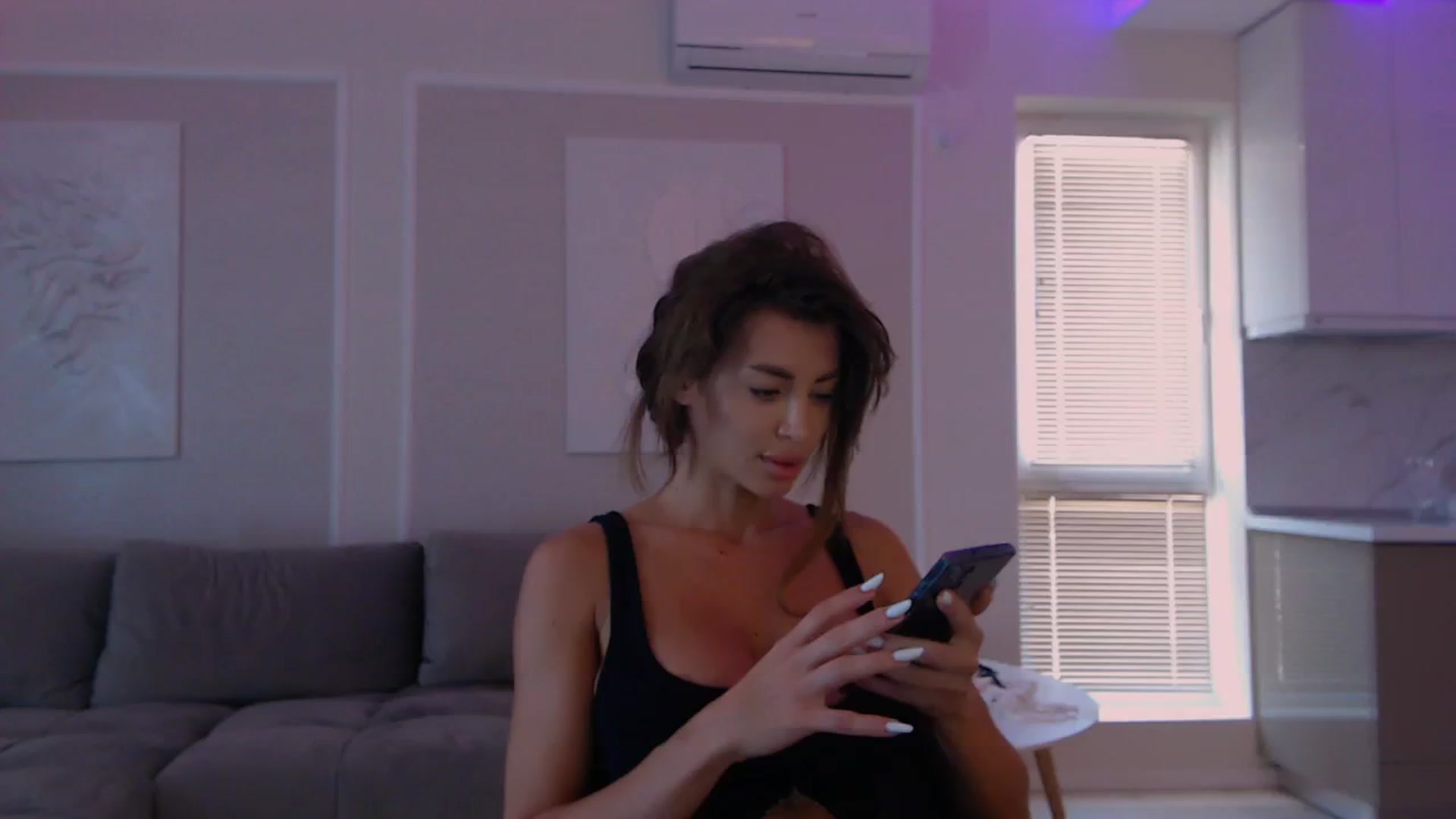 Gallery image thumbnail from BANDITAA's myfreecams stream on, 08/11/2024, 10:22 image 7 of 20