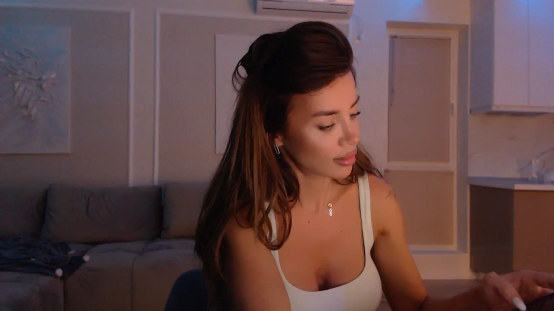Gallery image thumbnail from BANDITAA's myfreecams stream on, 09/10/2024, 21:13 image 14 of 20