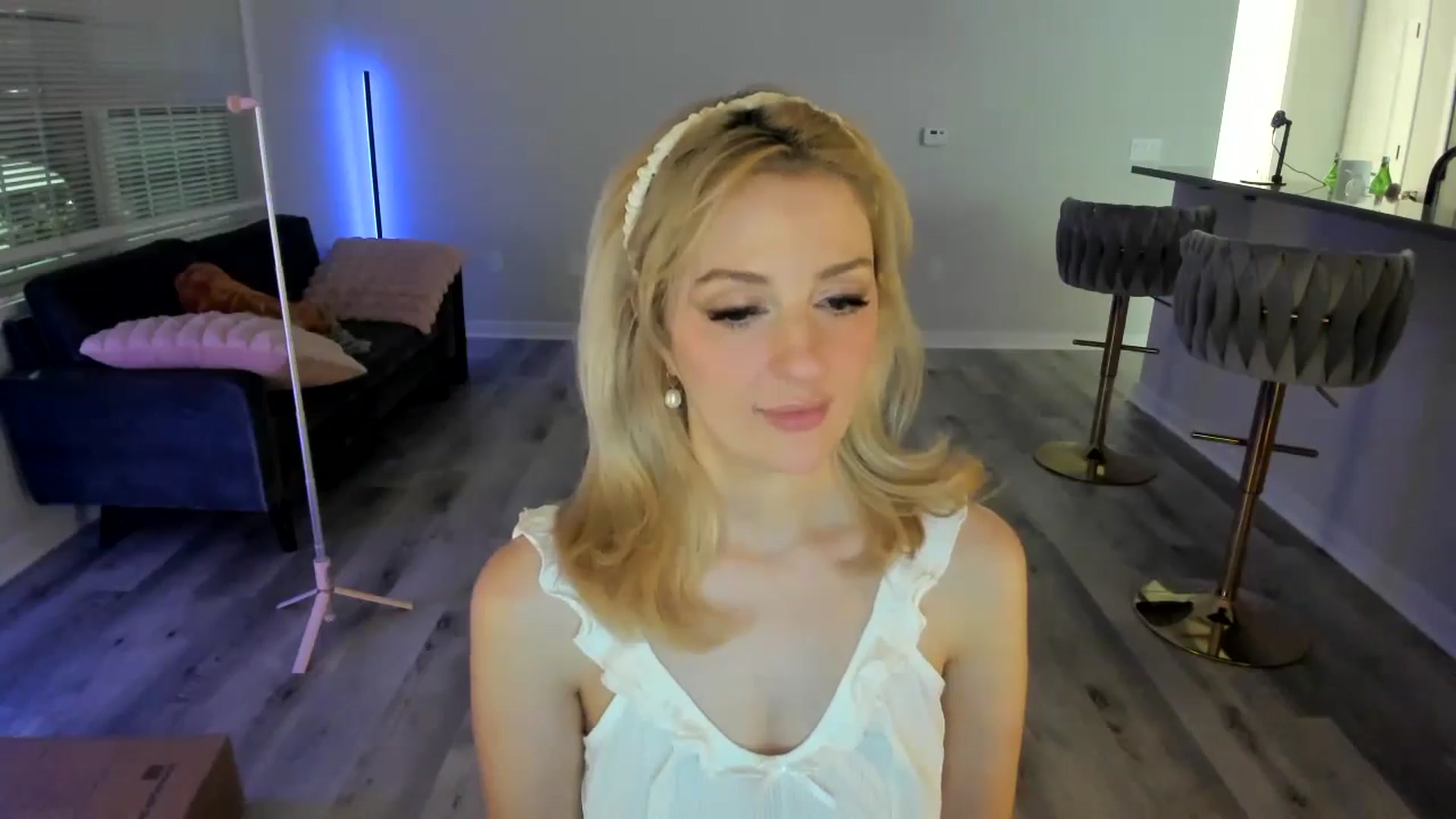 Gallery image thumbnail from BBC_Cuck_JOI's myfreecams stream on, 10/28/2024, 08:20 image 13 of 20