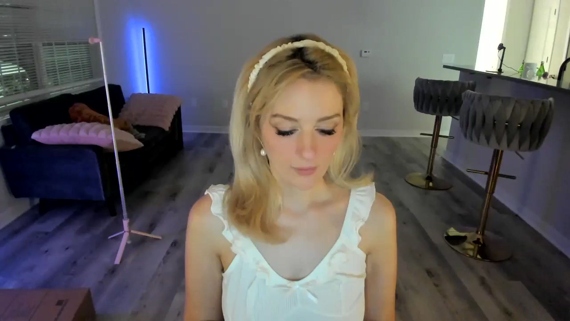 Gallery image thumbnail from BBC_Cuck_JOI's myfreecams stream on, 10/28/2024, 08:20 image 14 of 20