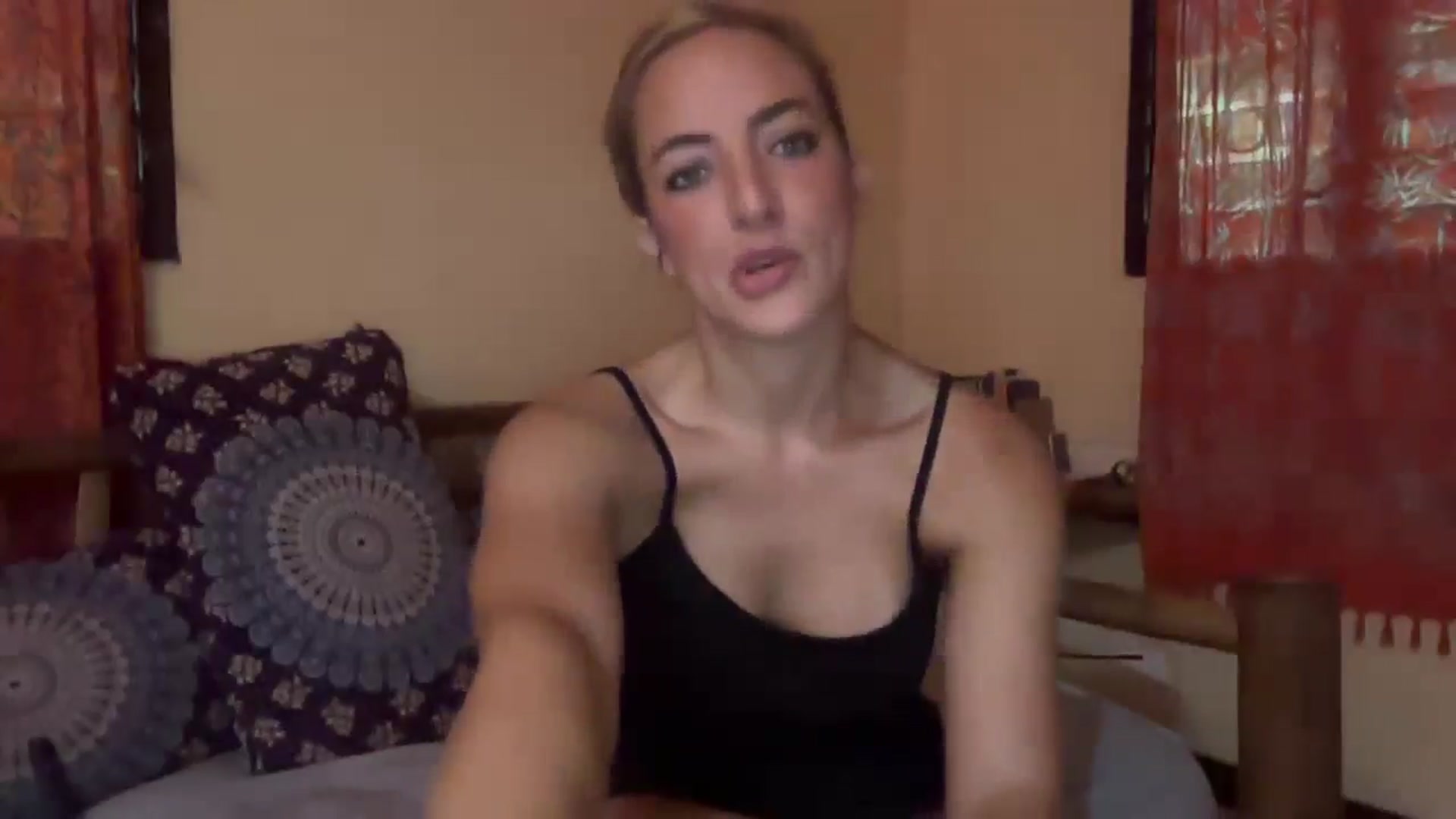 Gallery image thumbnail from BBarbieGirl's myfreecams stream on, 12/21/2025, 20:46 image 3 of 20