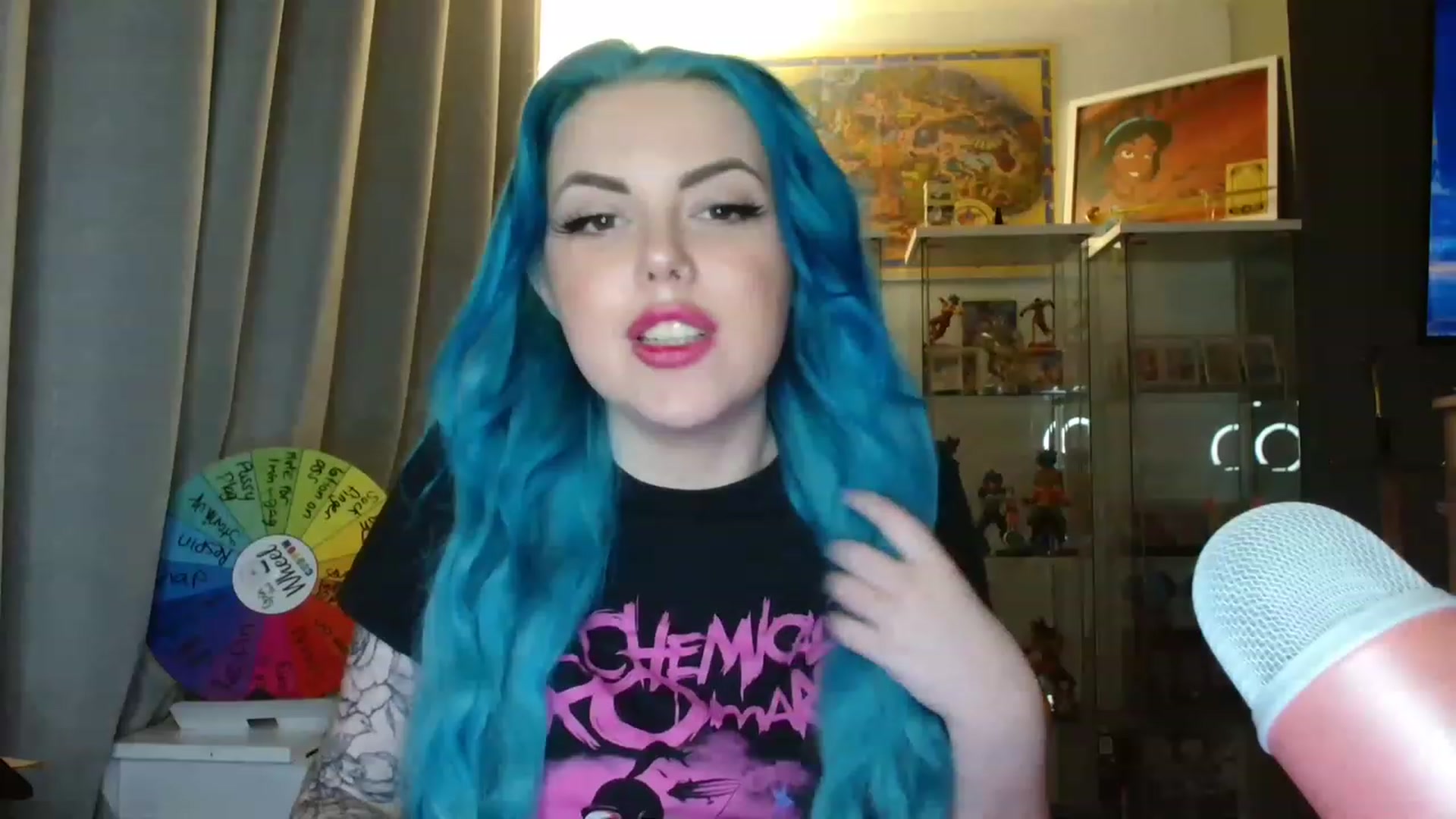 Gallery image thumbnail from BBlue_bird's myfreecams stream on, 12/08/2022, 23:25 image 1 of 20