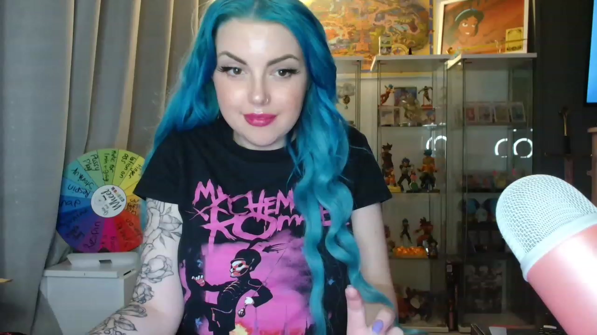 Gallery image thumbnail from BBlue_bird's myfreecams stream on, 12/08/2022, 23:25 image 6 of 20