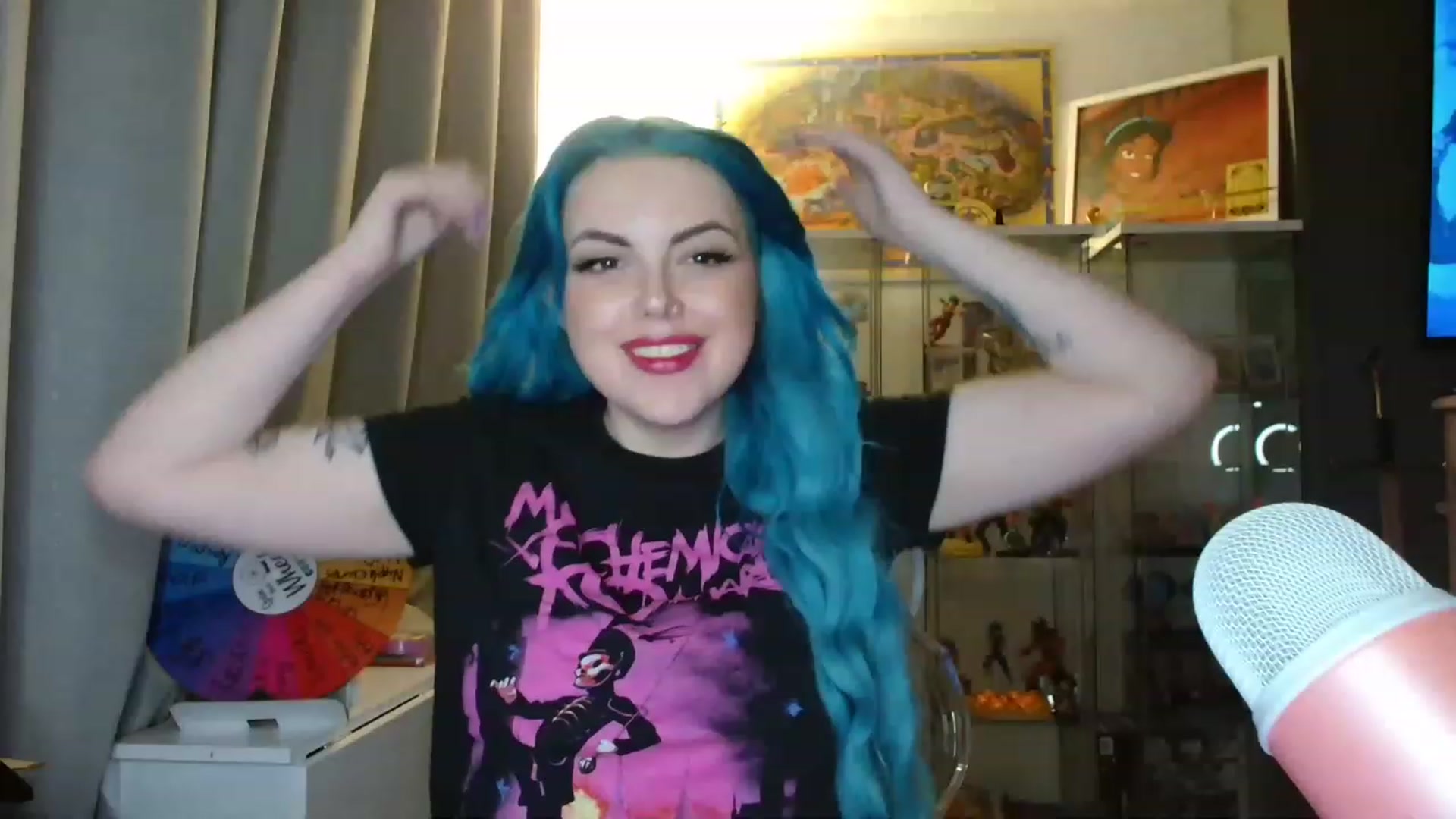 Gallery image thumbnail from BBlue_bird's myfreecams stream on, 12/08/2022, 23:25 image 2 of 20