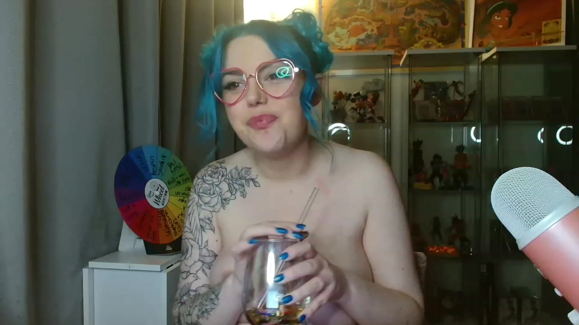 Gallery image thumbnail from BBlue_bird's myfreecams stream on, 01/28/2023, 01:45 image 13 of 20
