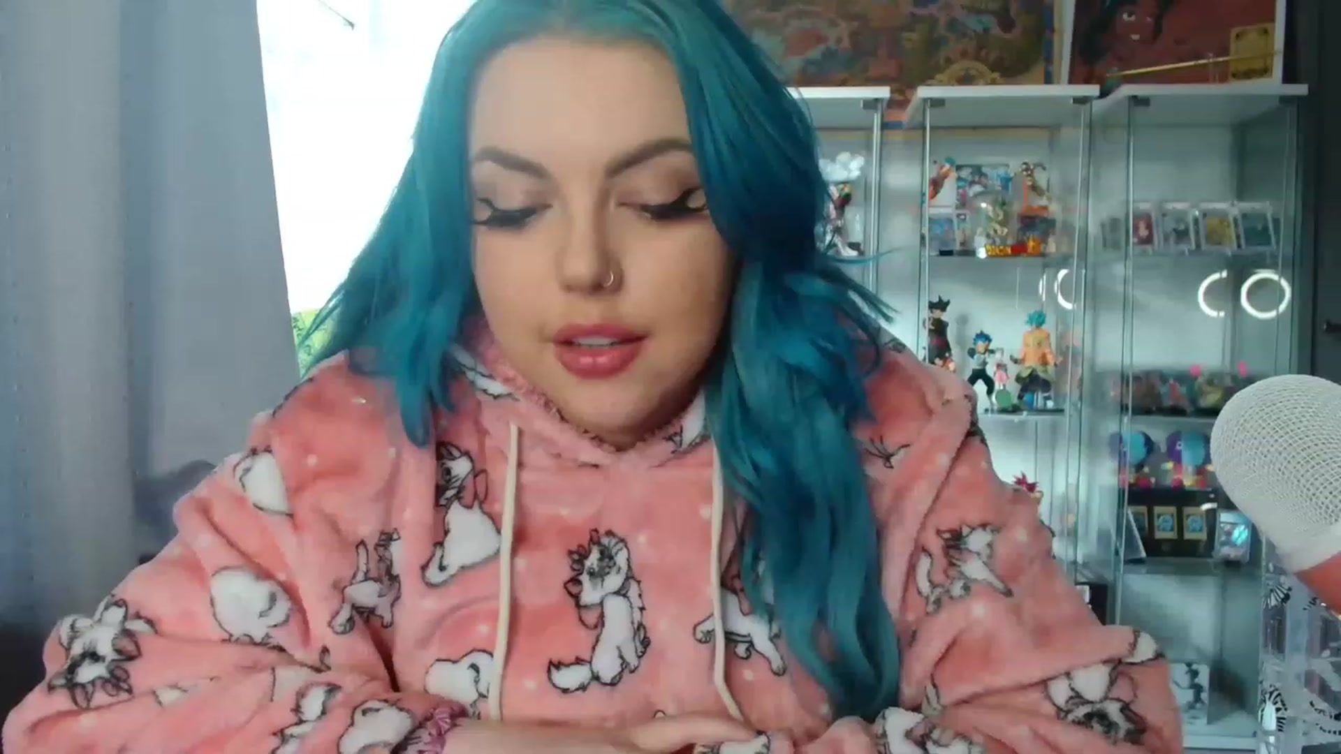 Gallery image thumbnail from BBlue_bird's myfreecams stream on, 02/05/2023, 15:18 image 4 of 20