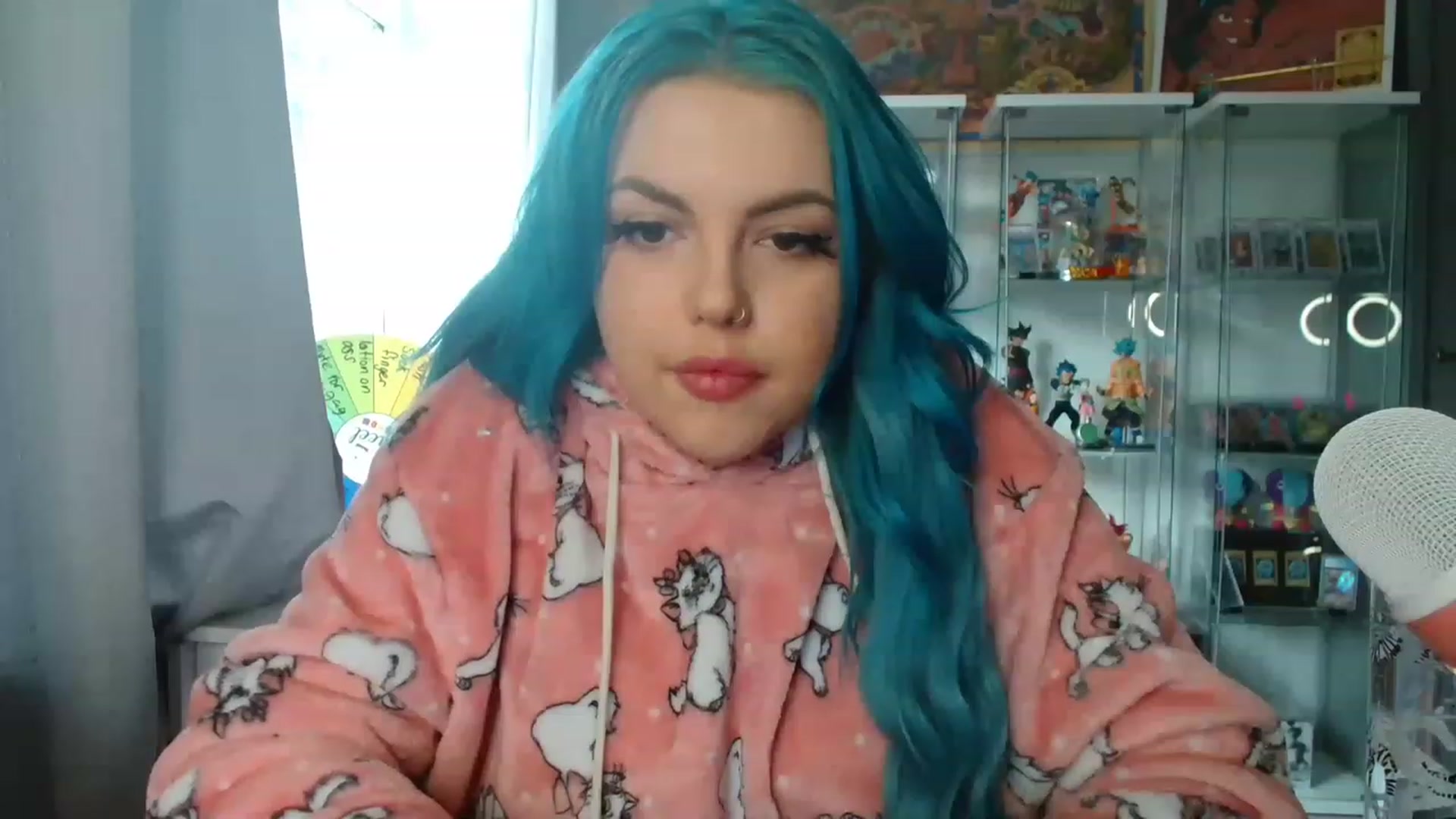 Gallery image thumbnail from BBlue_bird's myfreecams stream on, 02/05/2023, 15:18 image 13 of 20