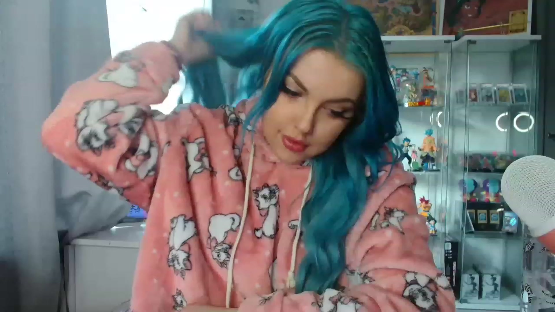 Gallery image thumbnail from BBlue_bird's myfreecams stream on, 02/05/2023, 15:18 image 8 of 20
