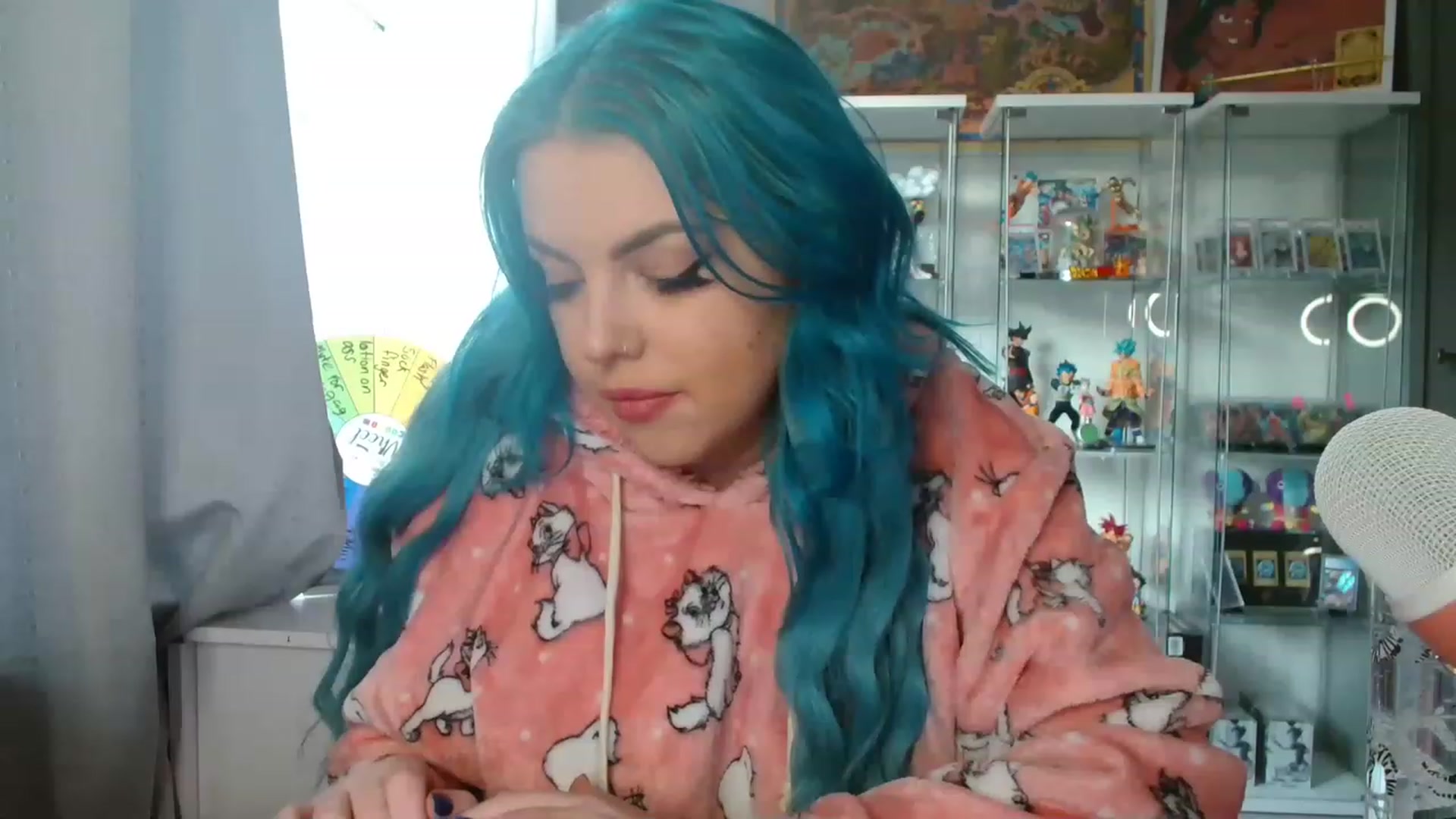 Gallery image thumbnail from BBlue_bird's myfreecams stream on, 02/05/2023, 15:18 image 3 of 20