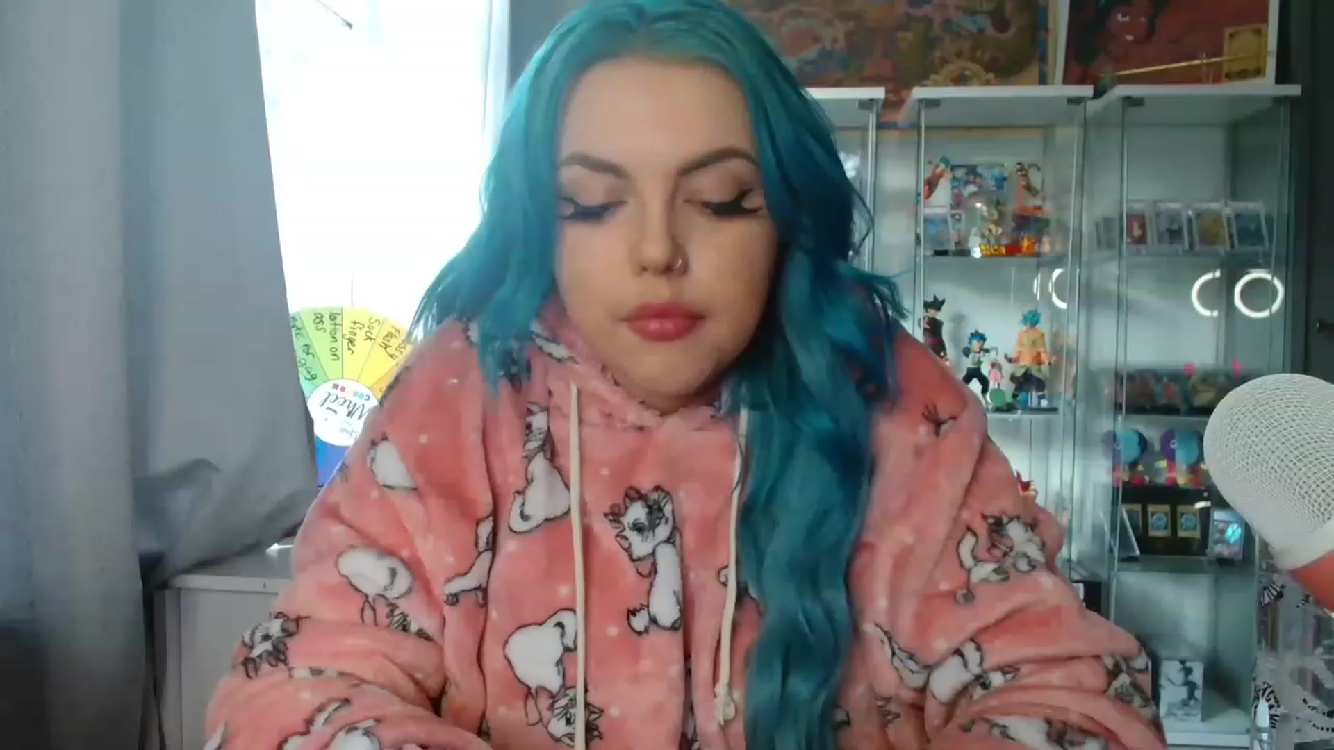 Gallery image thumbnail from BBlue_bird's myfreecams stream on, 02/05/2023, 15:18 image 9 of 20