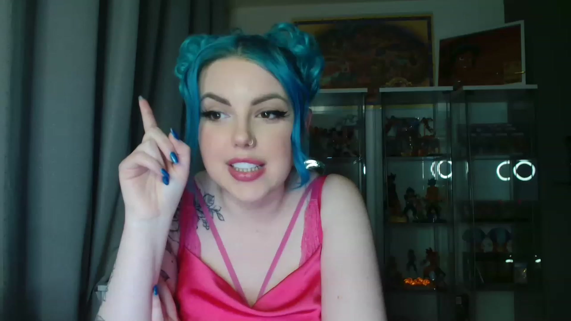 Gallery image thumbnail from BBlue_bird's myfreecams stream on, 02/18/2023, 24:04 image 6 of 20
