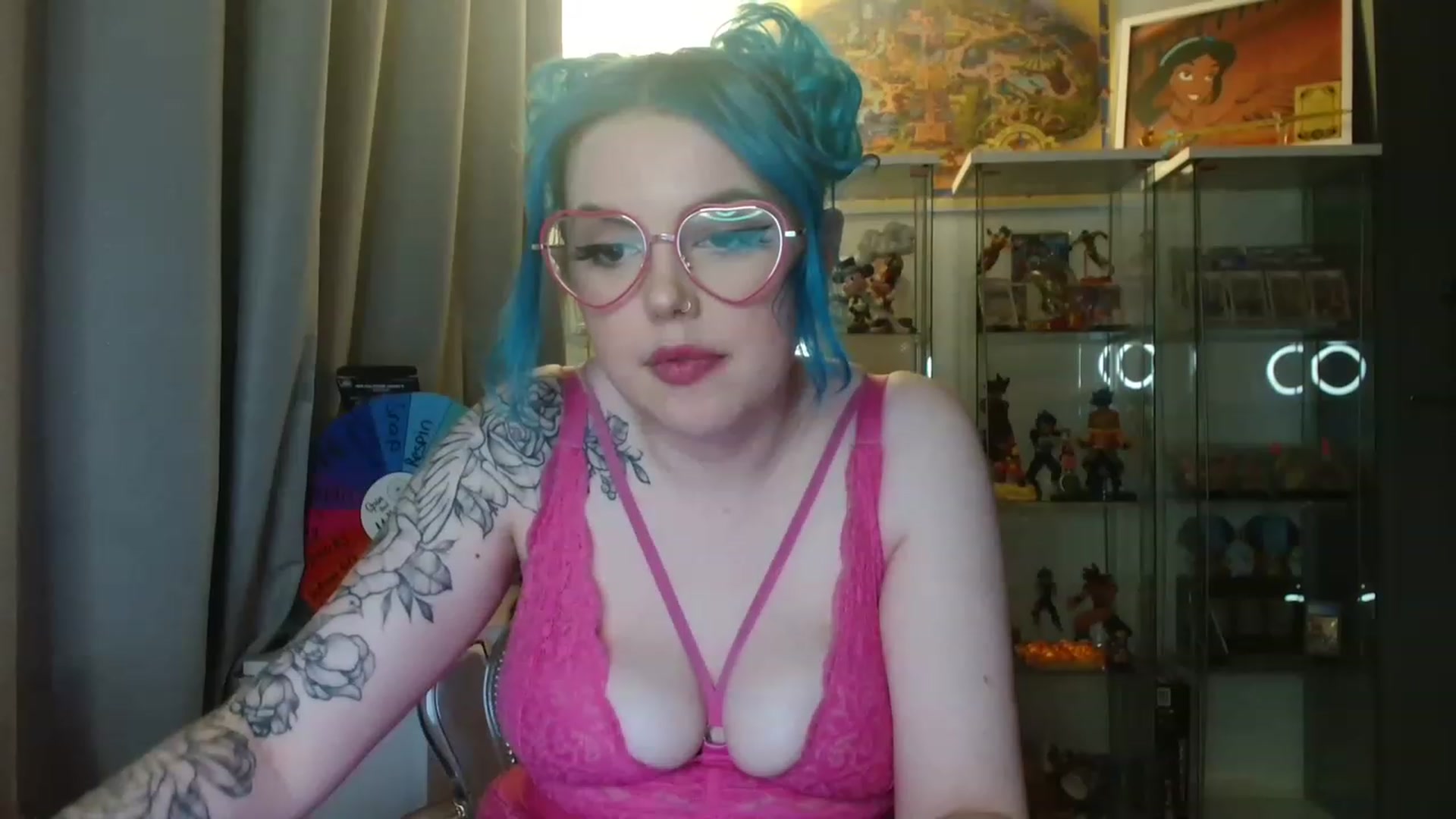 Gallery image thumbnail from BBlue_bird's myfreecams stream on, 02/18/2023, 24:04 image 12 of 20