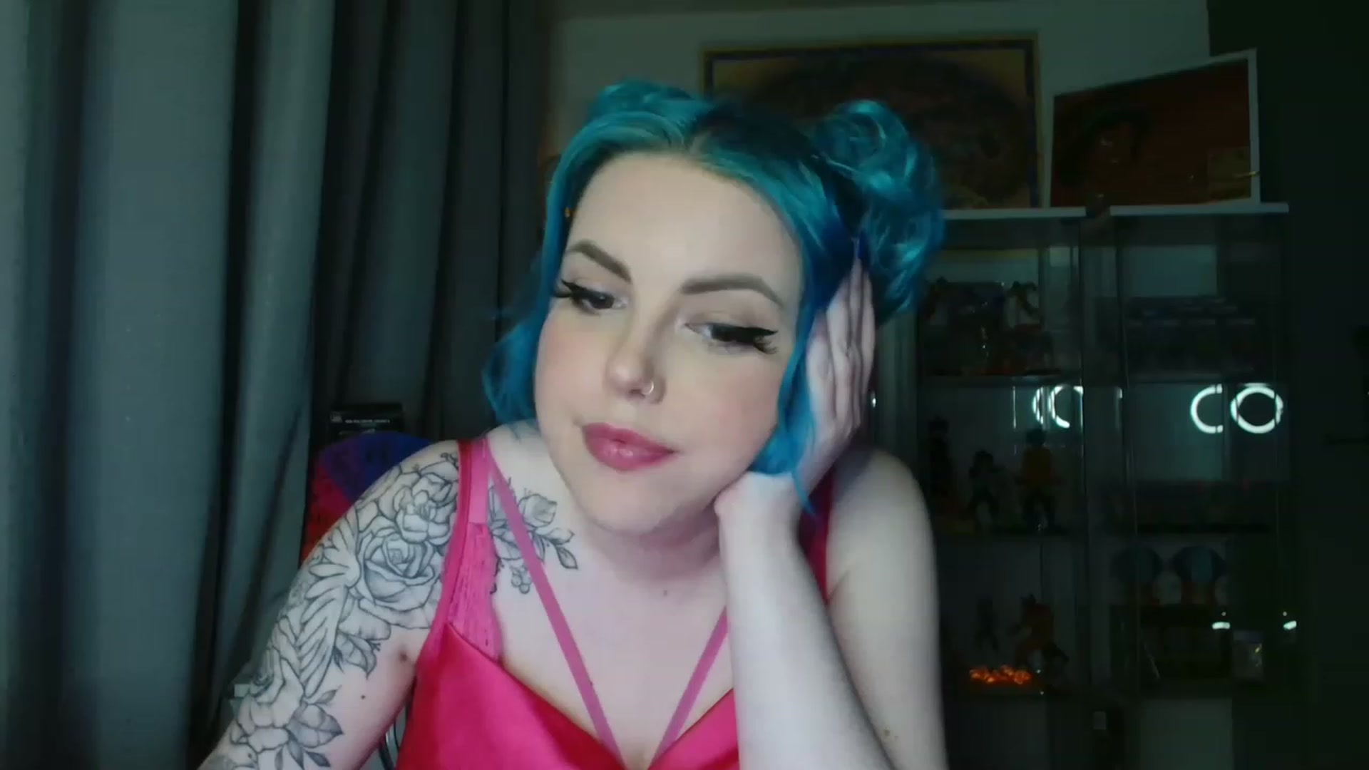 Gallery image thumbnail from BBlue_bird's myfreecams stream on, 02/18/2023, 24:04 image 3 of 20