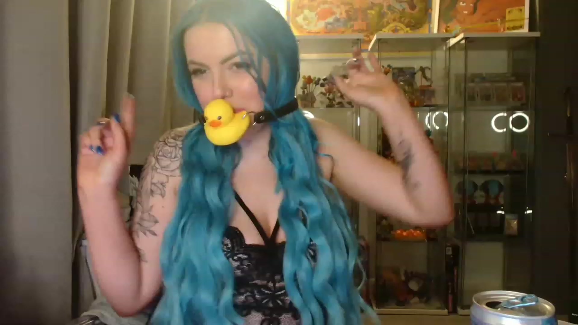 Gallery image thumbnail from BBlue_bird's myfreecams stream on, 02/19/2023, 24:14 image 15 of 20