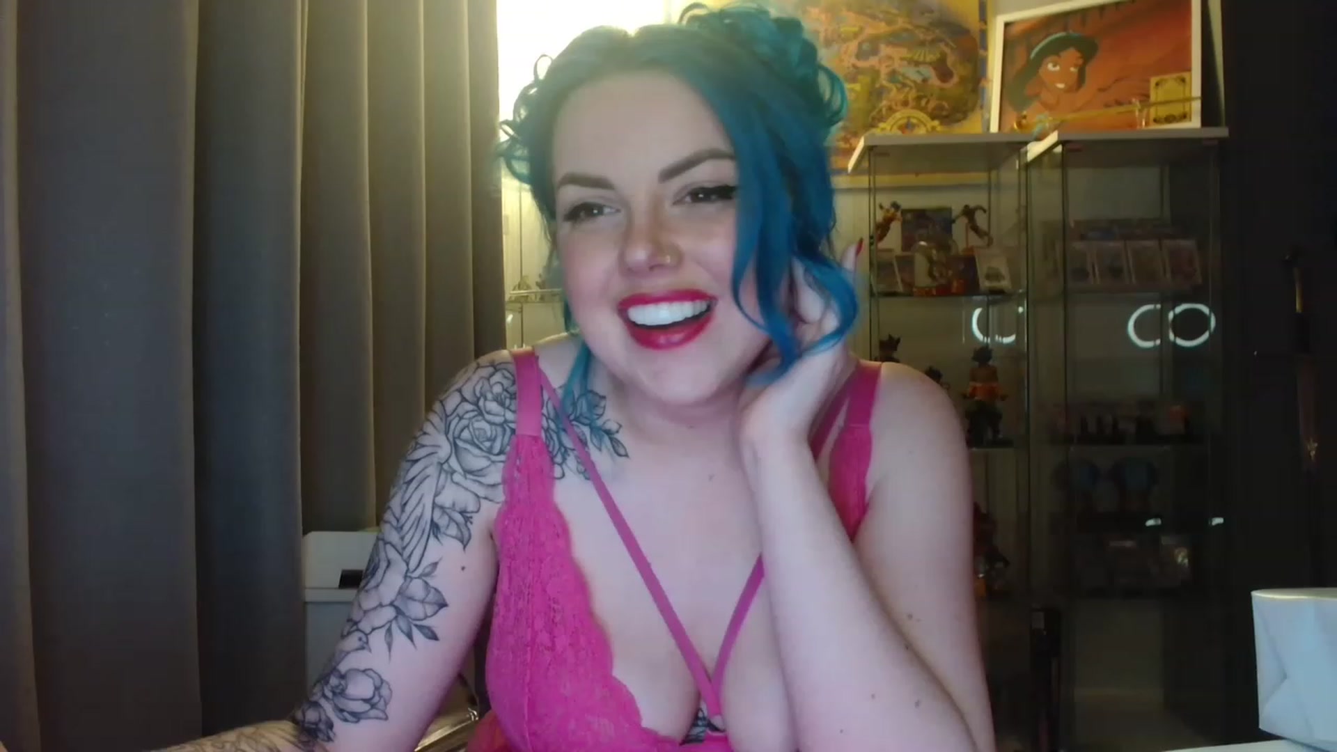 Gallery image thumbnail from BBlue_bird's myfreecams stream on, 03/04/2023, 22:45 image 3 of 20