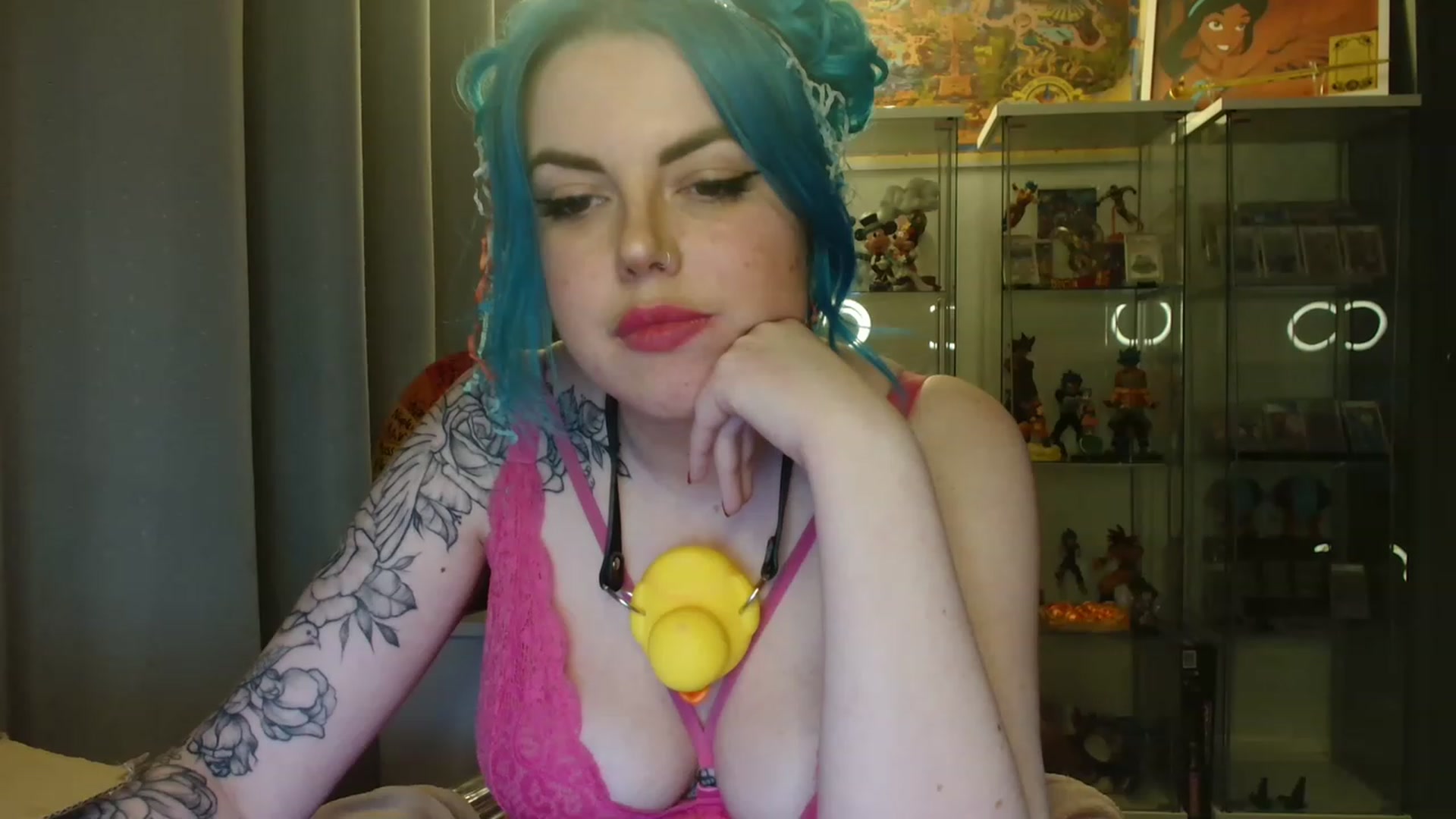 Gallery image thumbnail from BBlue_bird's myfreecams stream on, 03/16/2023, 24:03 image 5 of 20