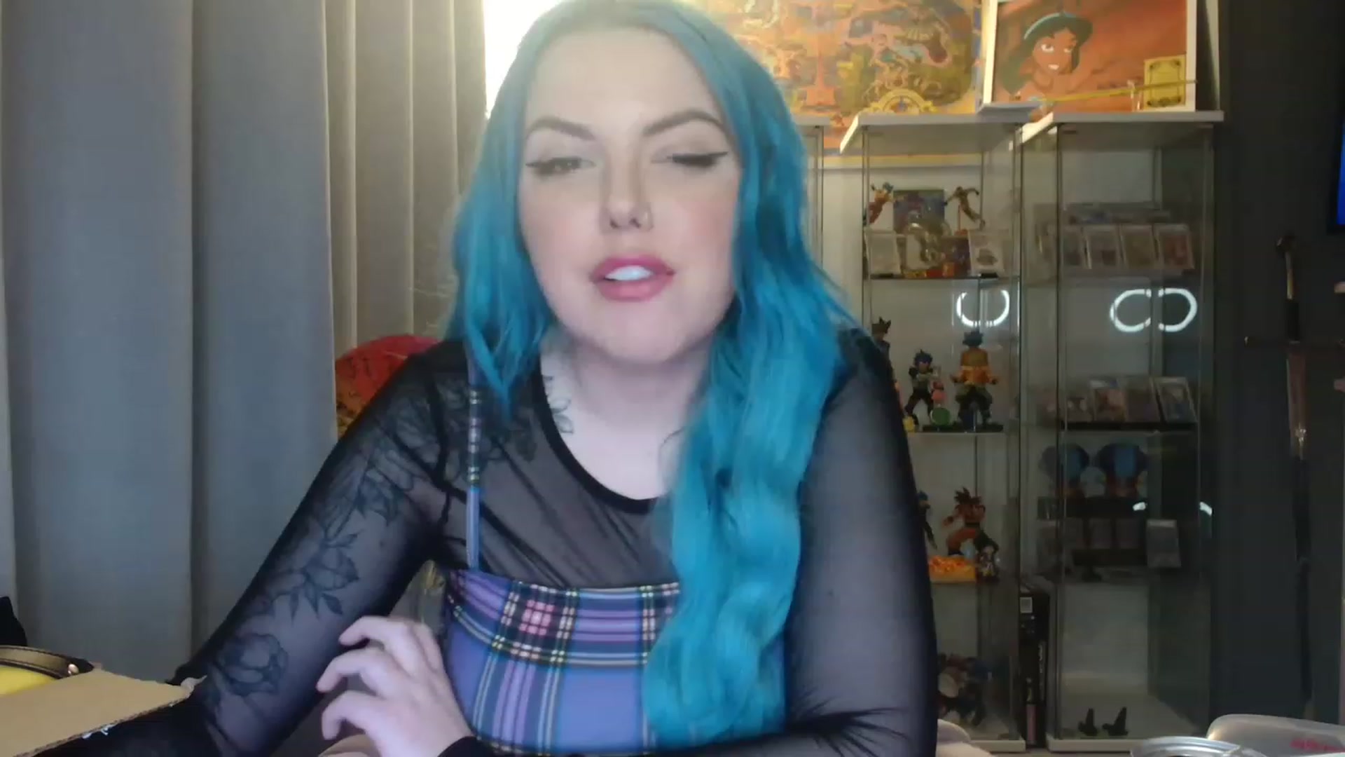 Gallery image thumbnail from BBlue_bird's myfreecams stream on, 03/19/2023, 24:49 image 3 of 20