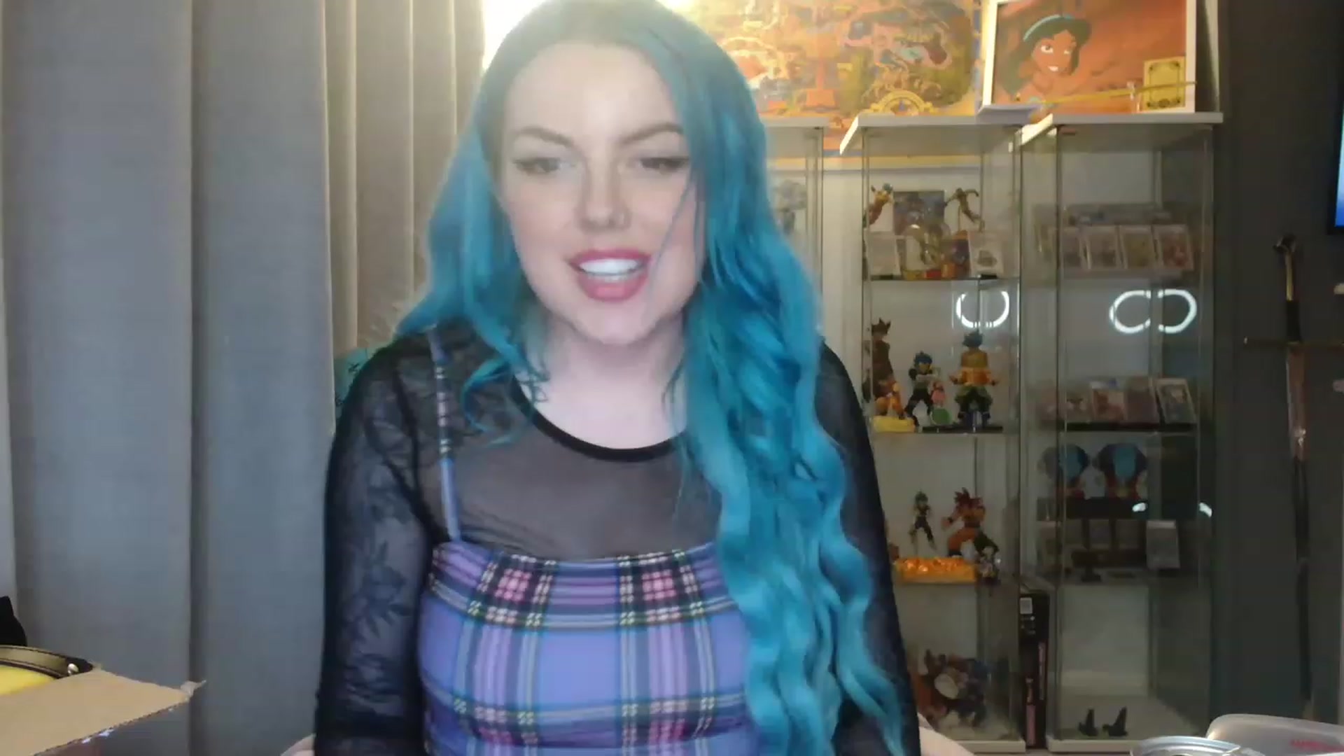 Gallery image thumbnail from BBlue_bird's myfreecams stream on, 03/19/2023, 24:49 image 5 of 20