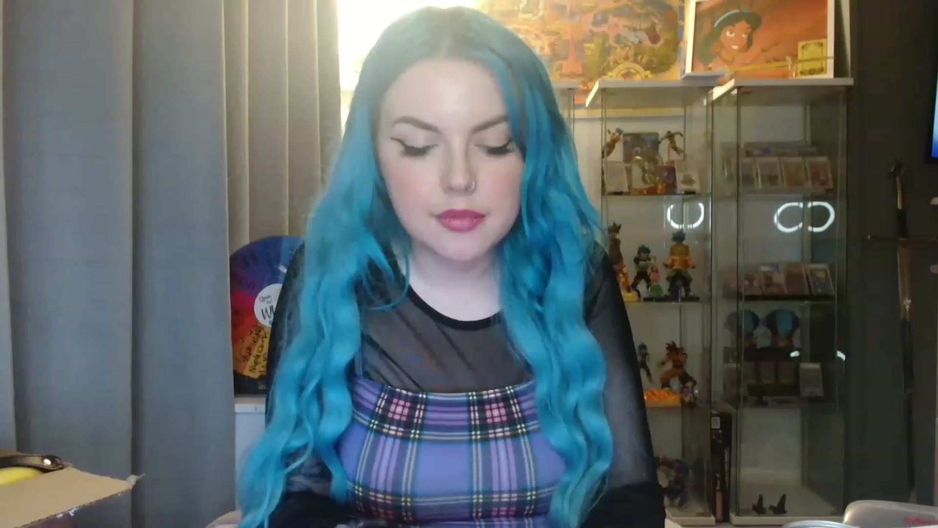 Gallery image thumbnail from BBlue_bird's myfreecams stream on, 03/19/2023, 24:49 image 7 of 20