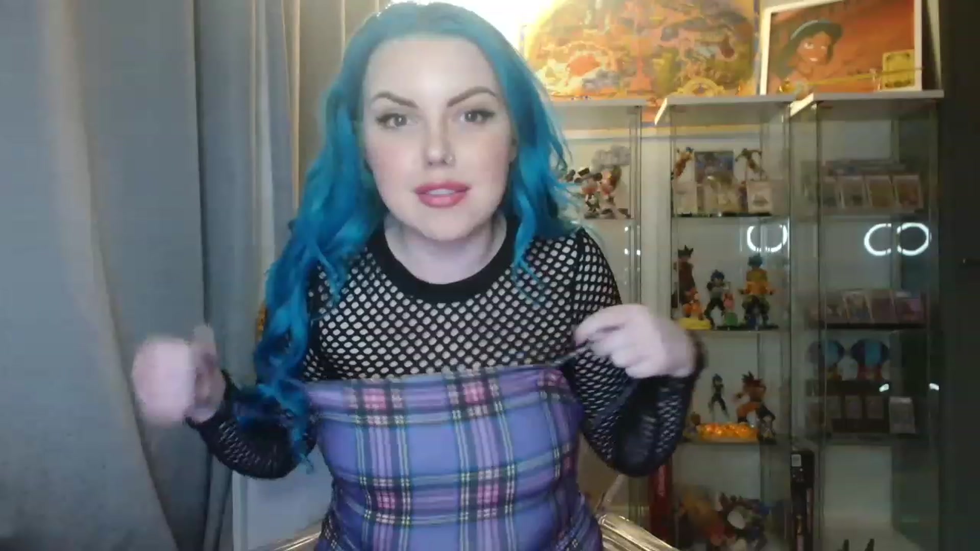 Gallery image thumbnail from BBlue_bird's myfreecams stream on, 03/31/2023, 23:14 image 2 of 20