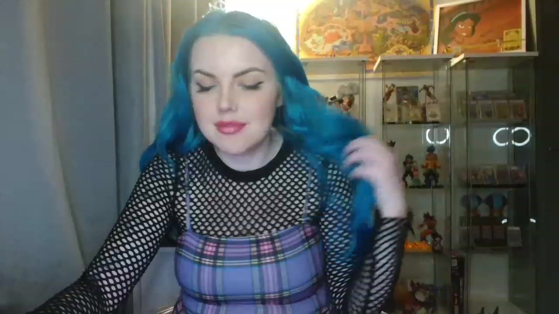 Gallery image thumbnail from BBlue_bird's myfreecams stream on, 03/31/2023, 23:14 image 3 of 20